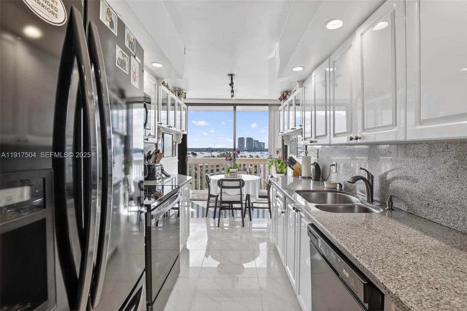 Aventura, Florida, 33160, United States, 3 Bedrooms Bedrooms, ,3 BathroomsBathrooms,Residential,For Sale,1997076