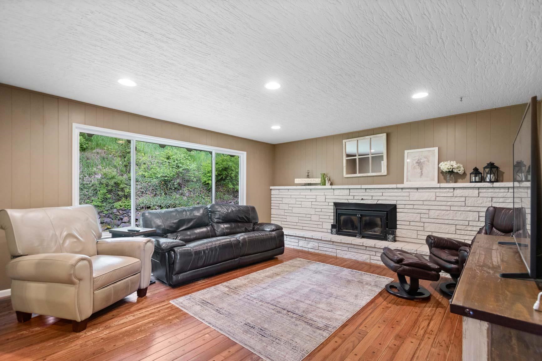 Spokane, Washington, 99218, United States, 4 Bedrooms Bedrooms, ,4 BathroomsBathrooms,Residential,For Sale,1828122