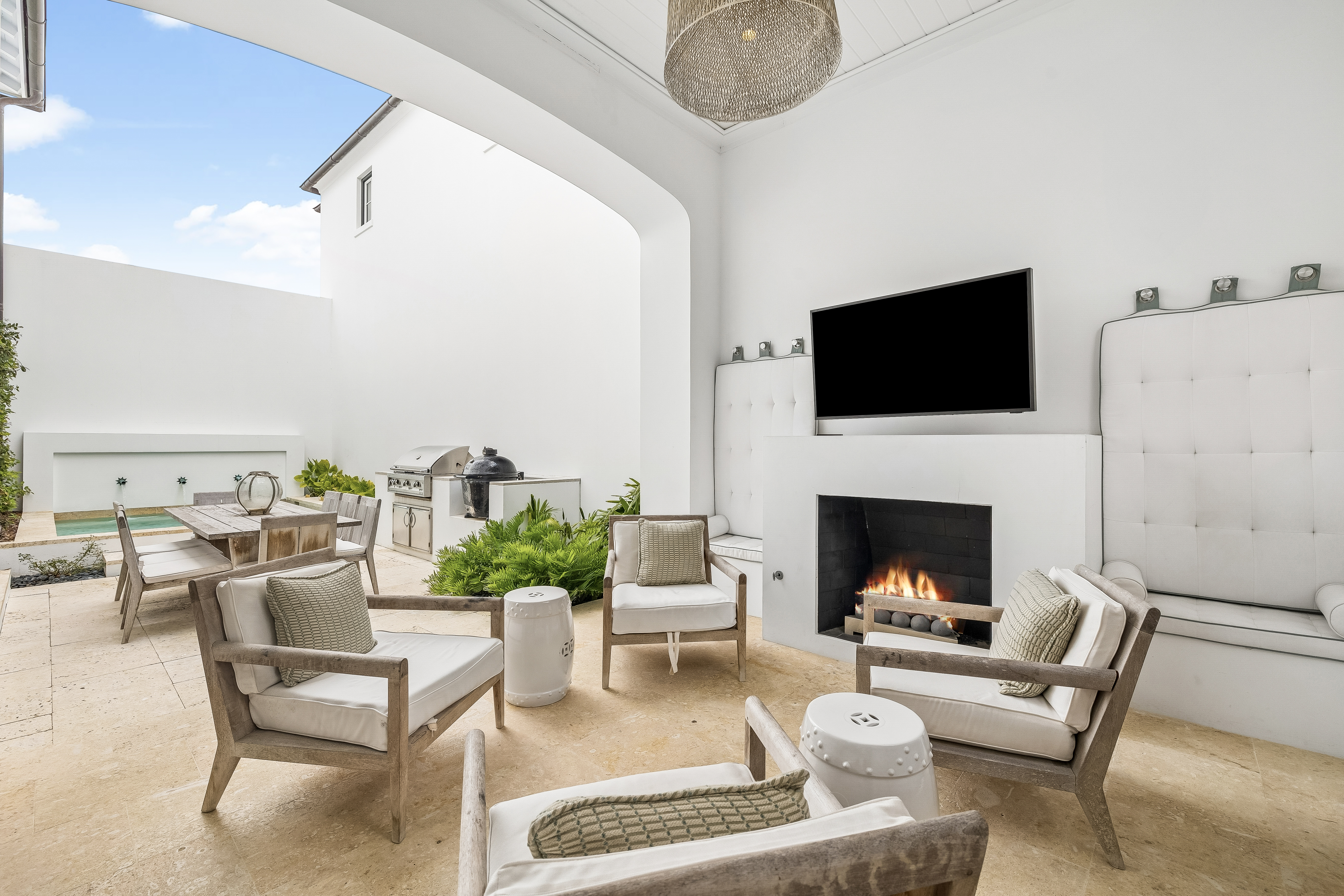  Courtyard Retreat with Dual Primary Suites in Coastal Community - 物件實景