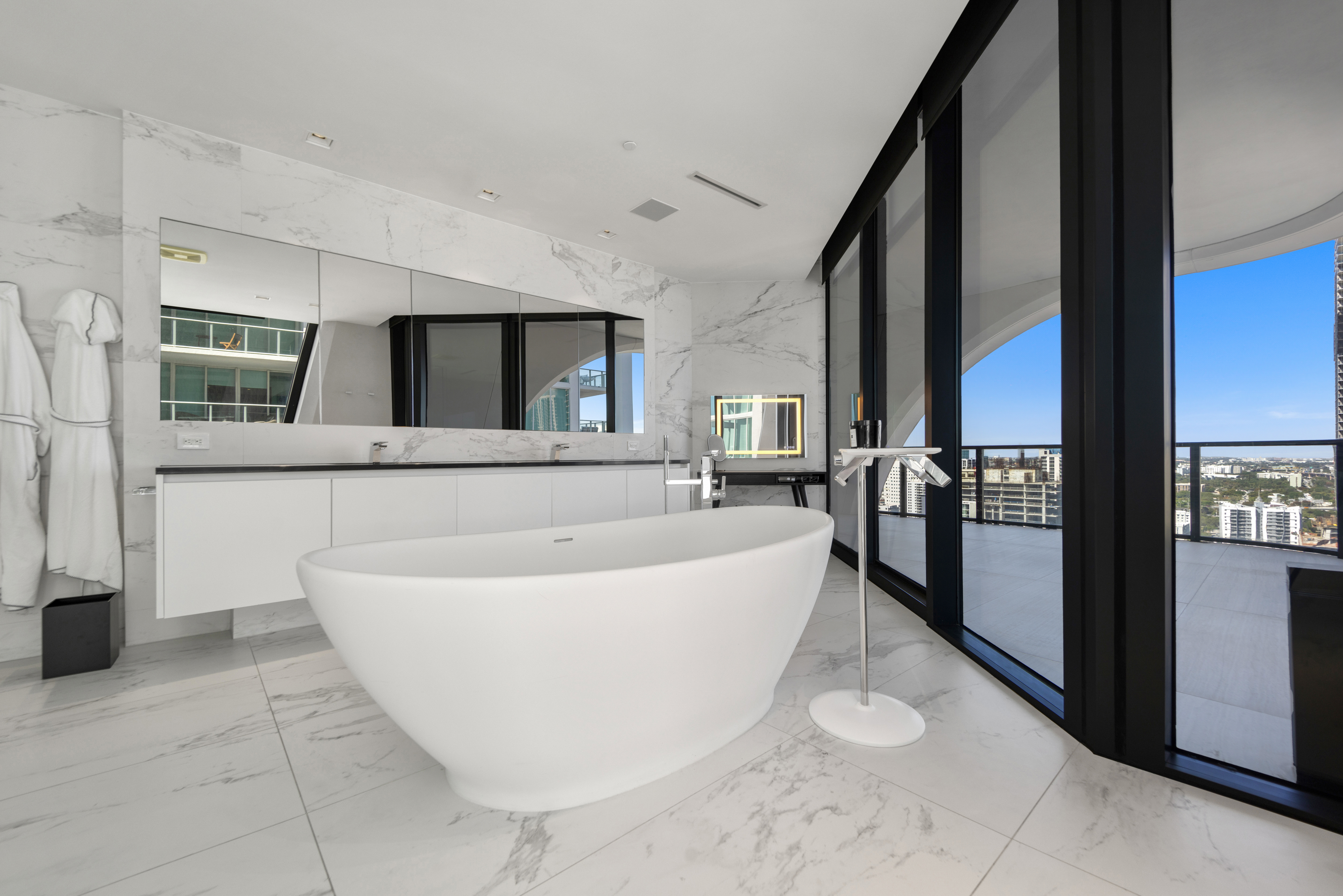  1000 Biscayne Blvd, Miami, FL, 33132 - 物件實景