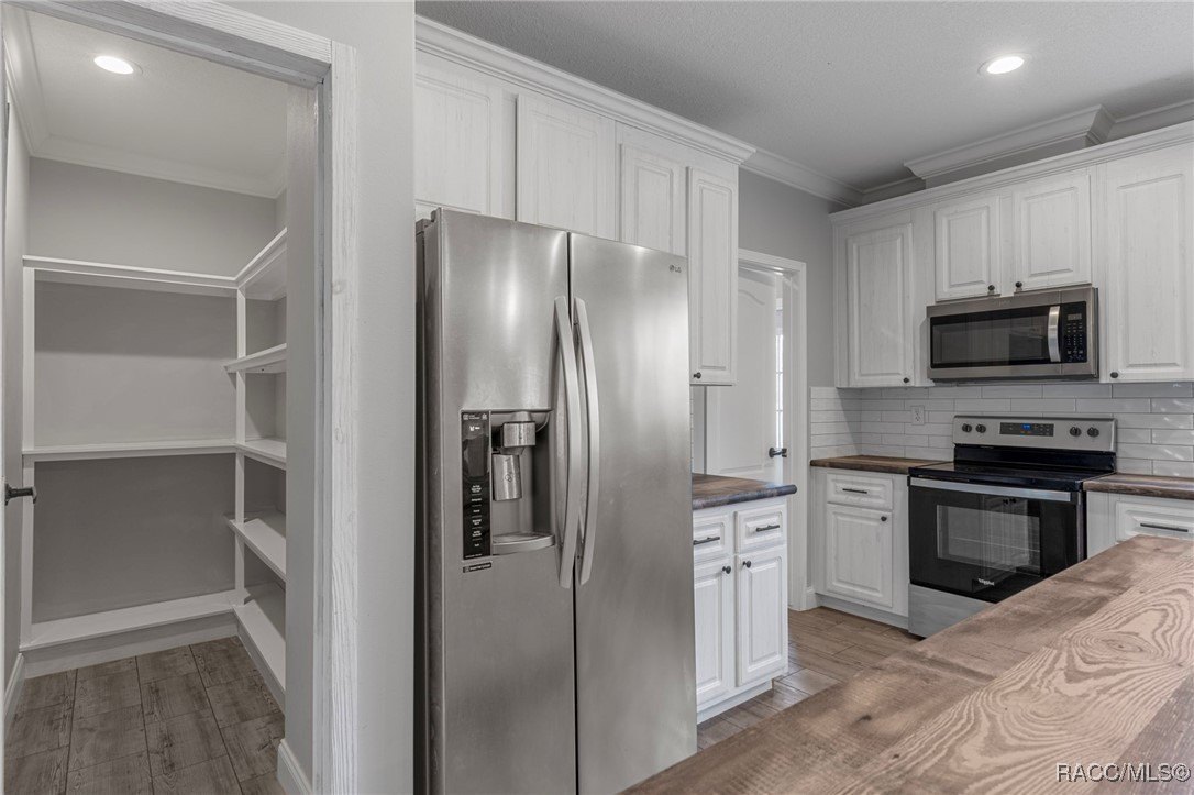 Dunnellon, Florida, 34433, United States, 4 Bedrooms Bedrooms, ,3 BathroomsBathrooms,Residential,For Sale,2008614