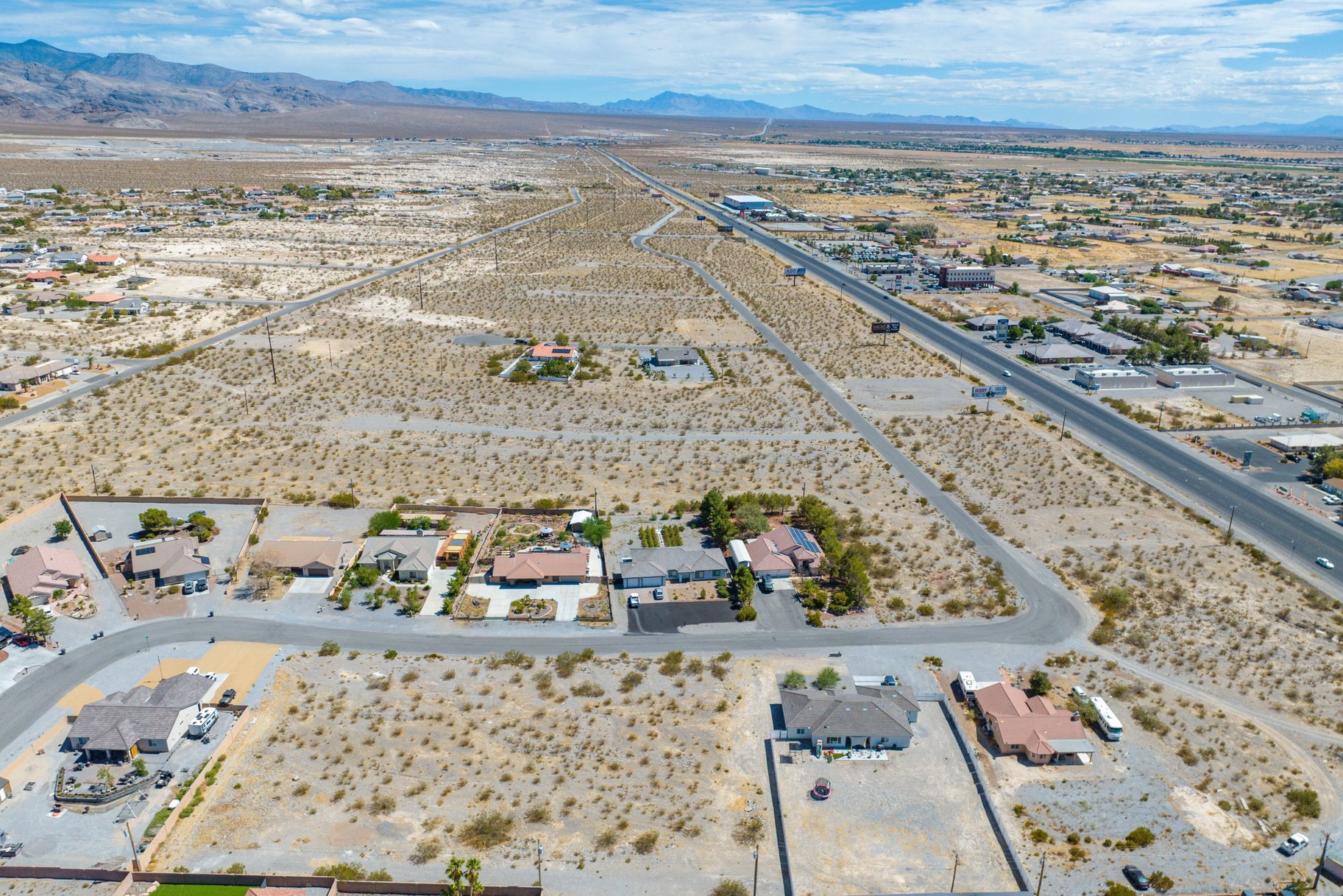  Expansive and Rare Oversized 0.58-Acre Parcel - 物件實景
