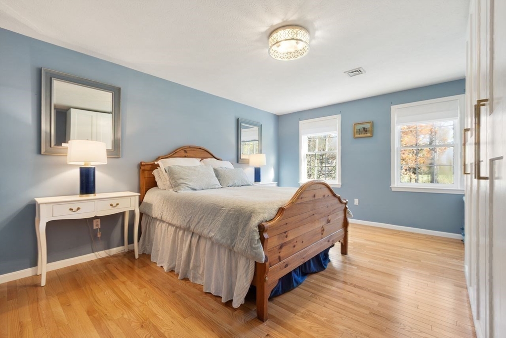 Westford, Massachusetts, 01886, United States, 4 Bedrooms Bedrooms, ,4 BathroomsBathrooms,Residential,For Sale,1987953