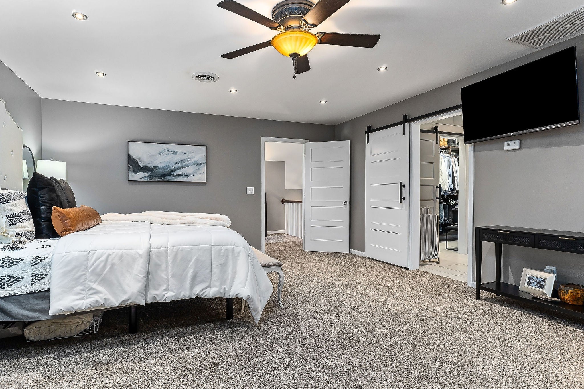 Smithville, Tennessee, 37166, United States, 1 Bedroom Bedrooms, ,4 BathroomsBathrooms,Residential,For Sale,2006606