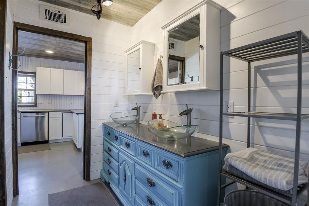 Burleson, Texas, 76028, United States, 1 Bedroom Bedrooms, ,1 BathroomBathrooms,Residential,For Sale,2010008