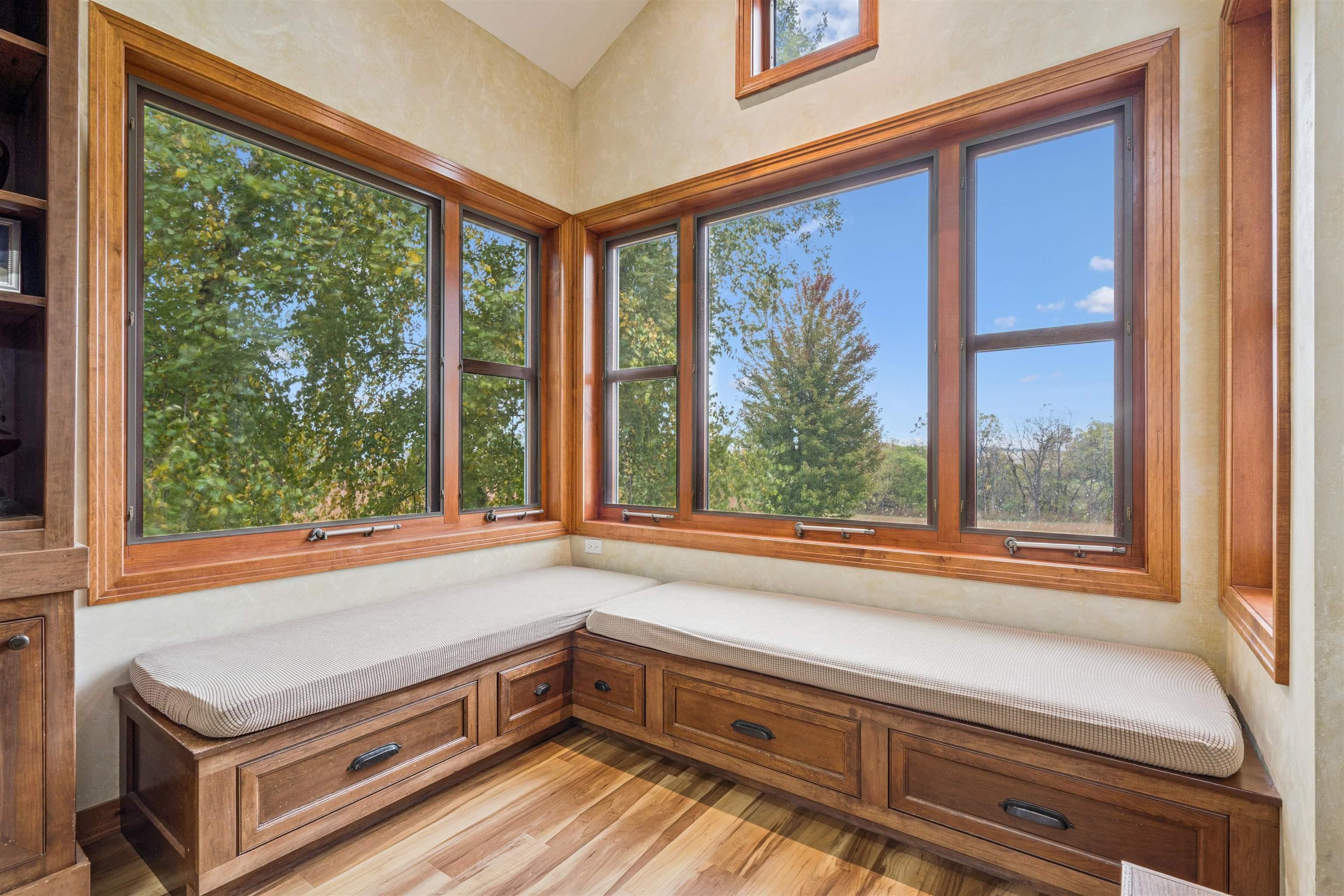 Waverly, Iowa, 50677, United States, 4 Bedrooms Bedrooms, ,4 BathroomsBathrooms,Residential,For Sale,1974808