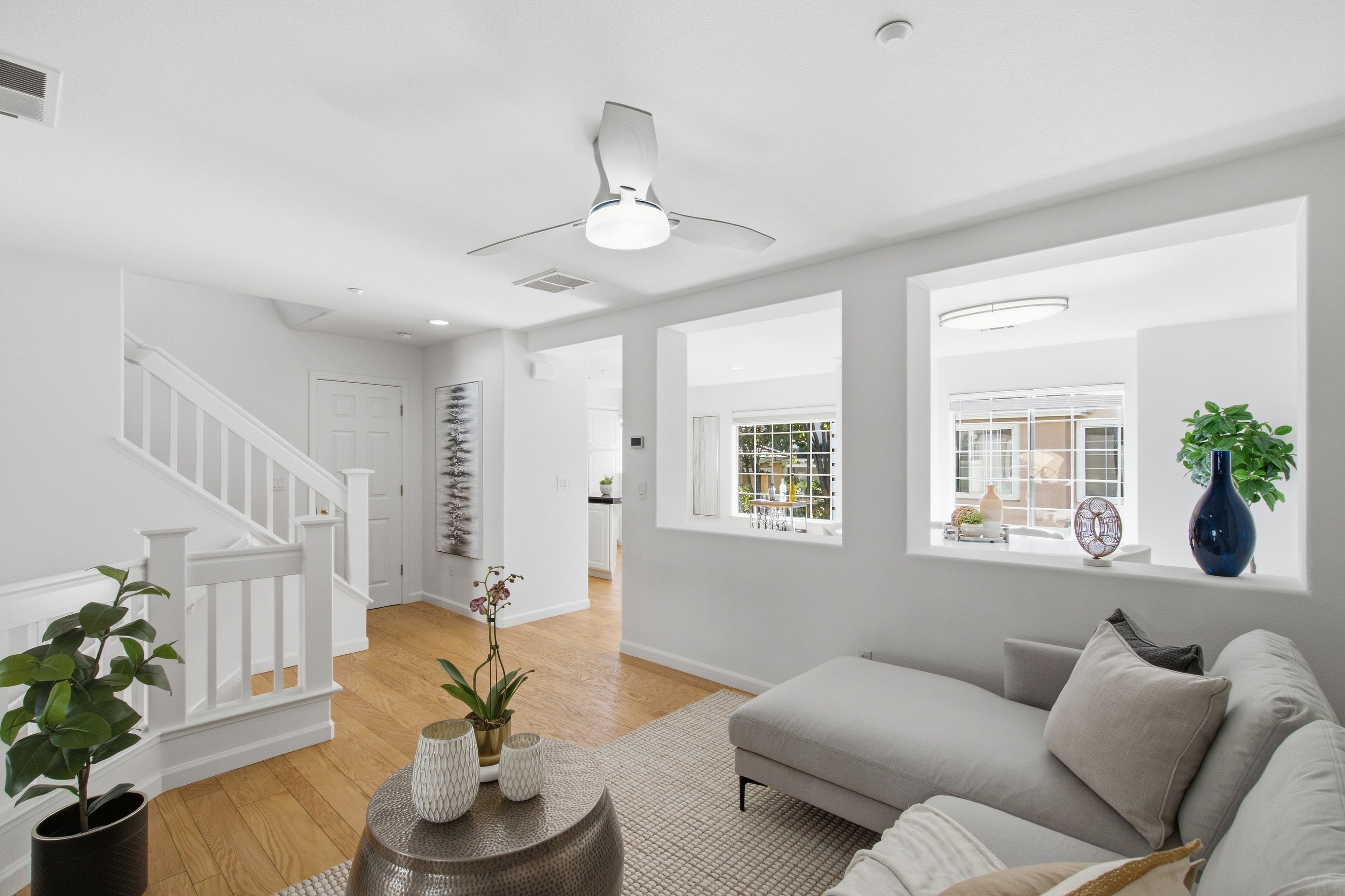  Beautifully Updated End-Unit with Reserve Views - 物件實景
