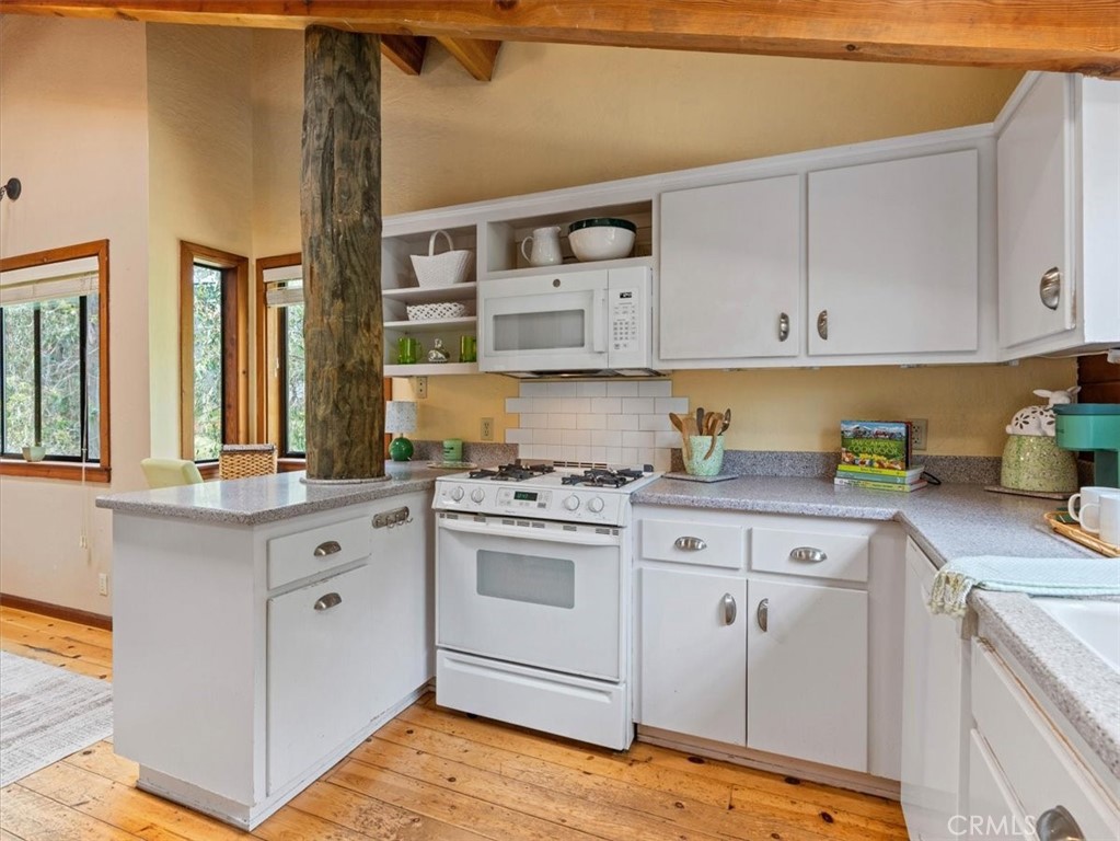 Cambria, California, 93428, United States, 2 Bedrooms Bedrooms, ,2 BathroomsBathrooms,Residential,For Sale,1875245