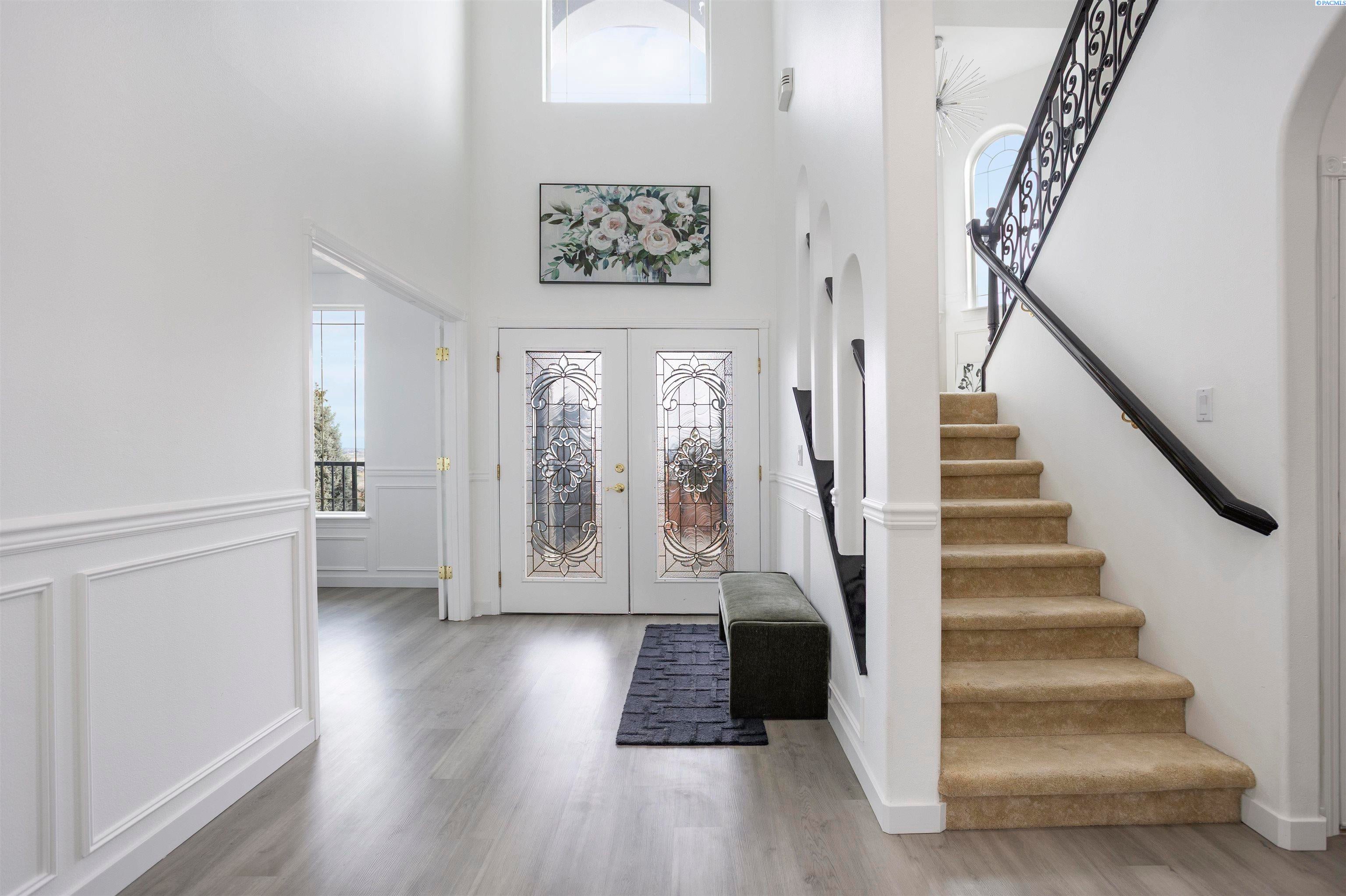 Richland, Washington, 99352, United States, 4 Bedrooms Bedrooms, ,4 BathroomsBathrooms,Residential,For Sale,1977070