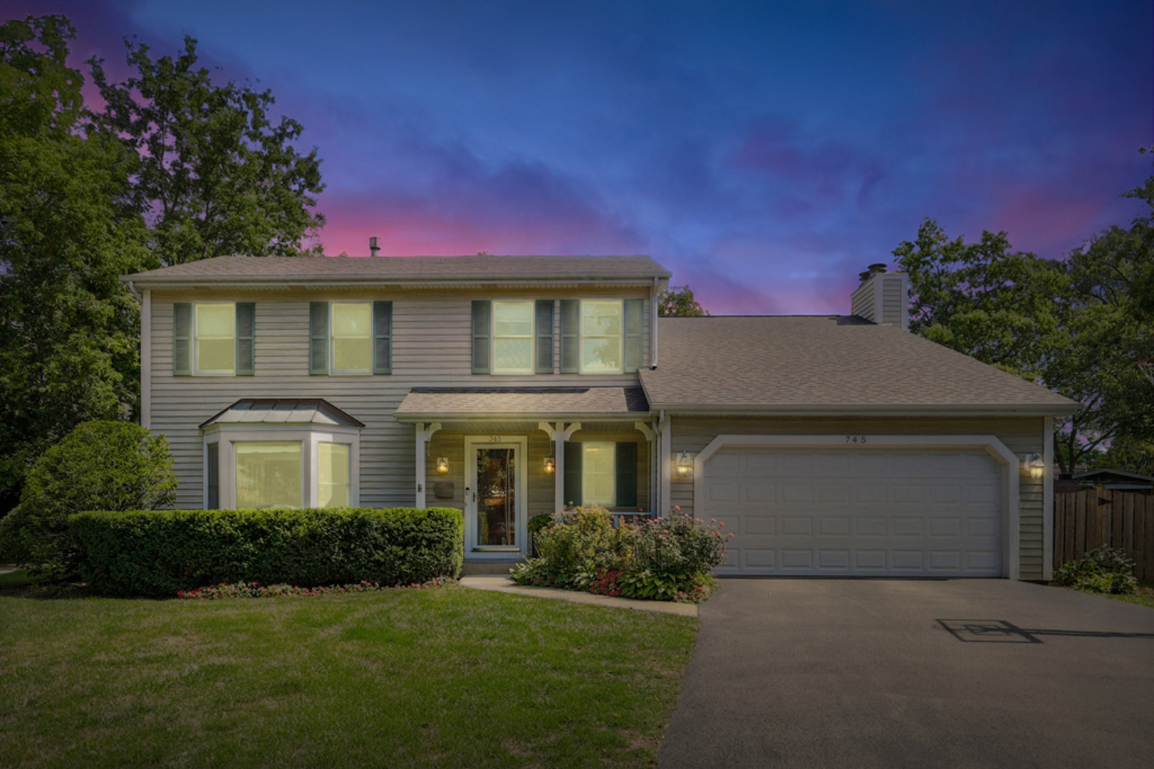 Deerfield, Illinois, 60015, United States, 4 Bedrooms Bedrooms, ,3 BathroomsBathrooms,Residential,For Sale,1933252