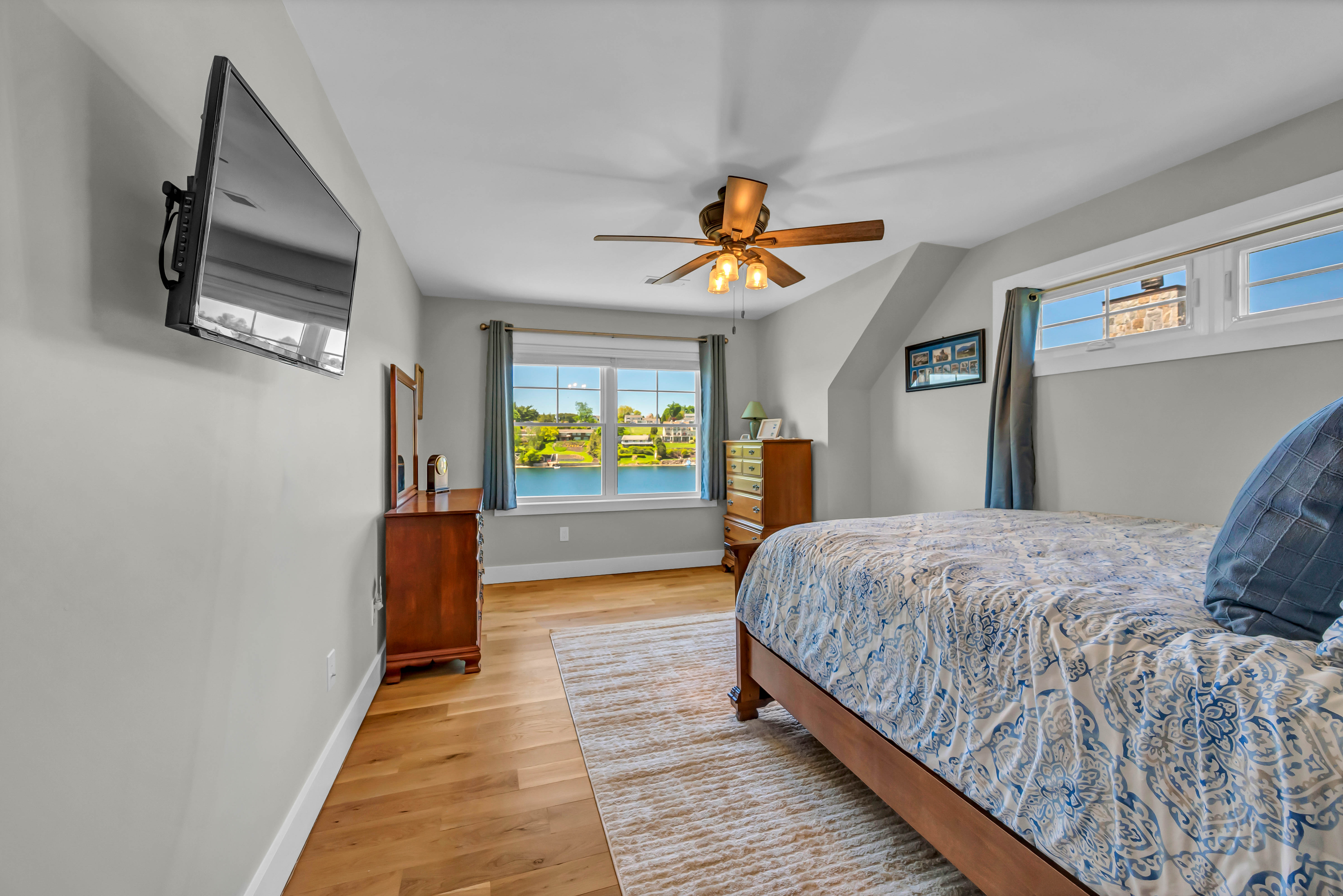  Amazing Direct Waterfront Home on Candlewood Lake - 物件實景
