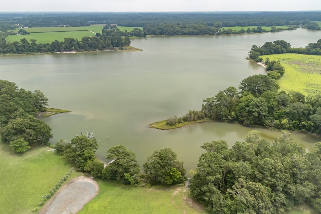 Craddockville, Virginia, 23341, United States, 4 Bedrooms Bedrooms, ,3 BathroomsBathrooms,Residential,For Sale,1891575