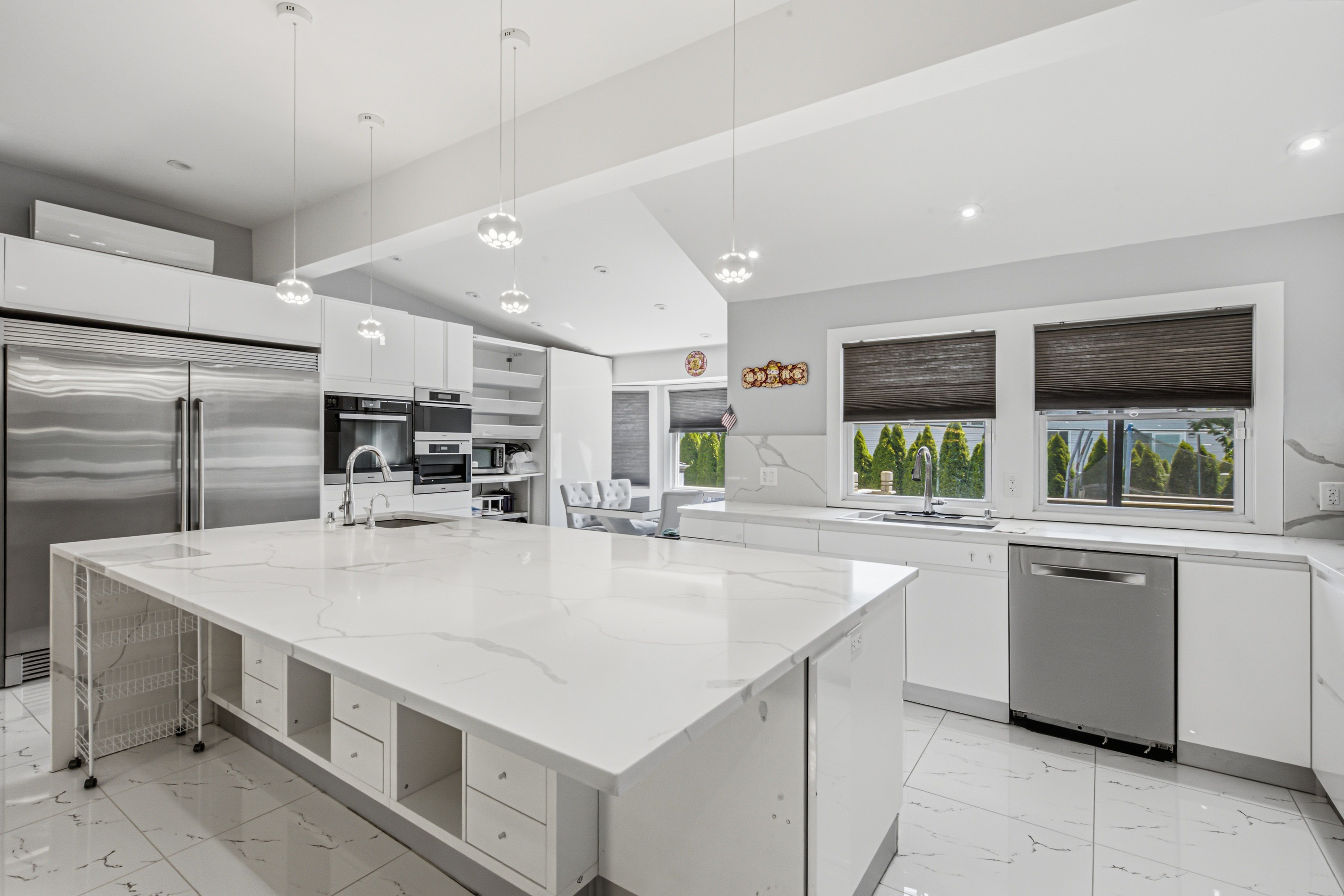  31 Sutton Hill Lane, Manhasset Hills, NY, 11040 - 物件實景