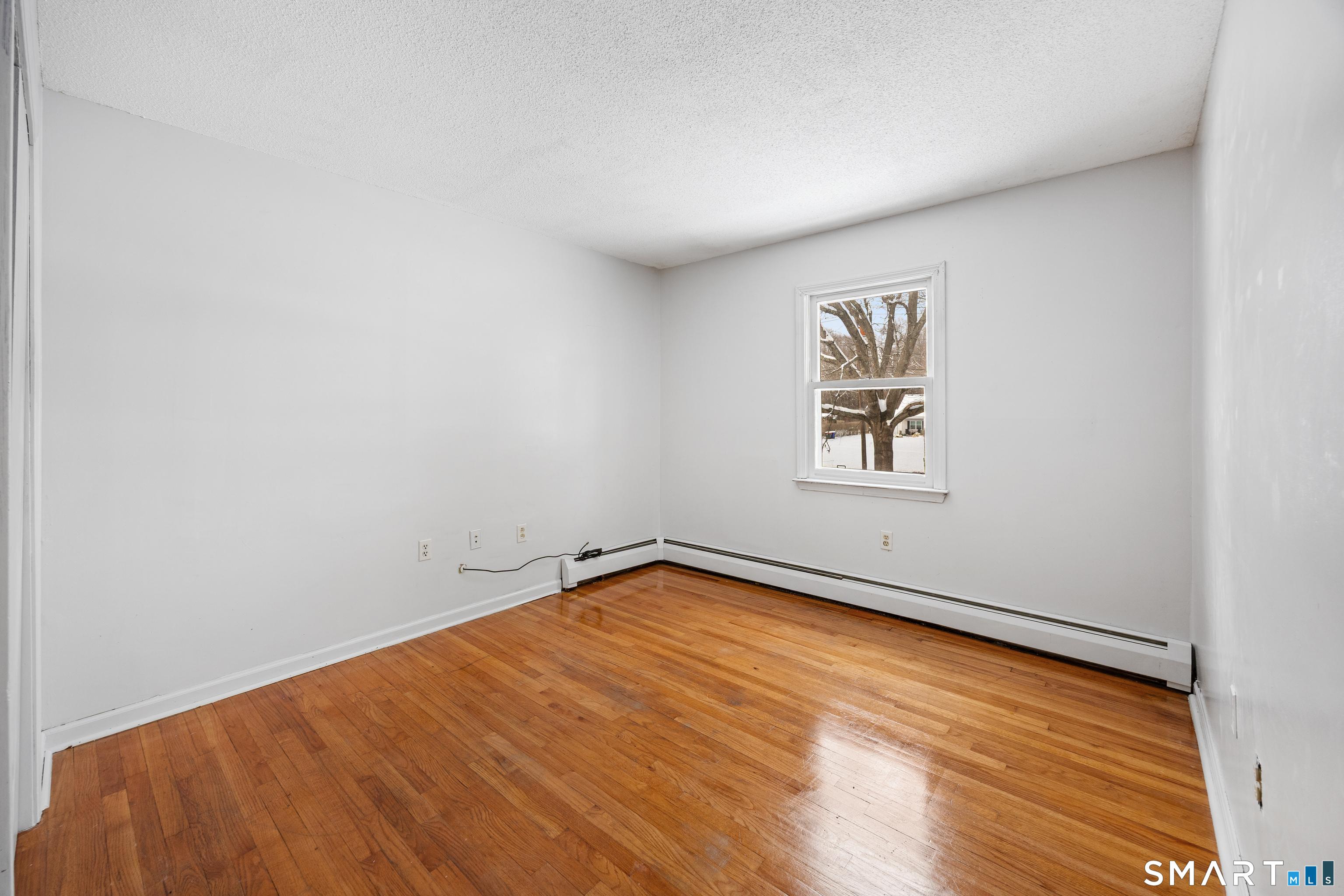 Southington, Connecticut, 06489, United States, 5 Bedrooms Bedrooms, ,3 BathroomsBathrooms,Residential,For Sale,2007439