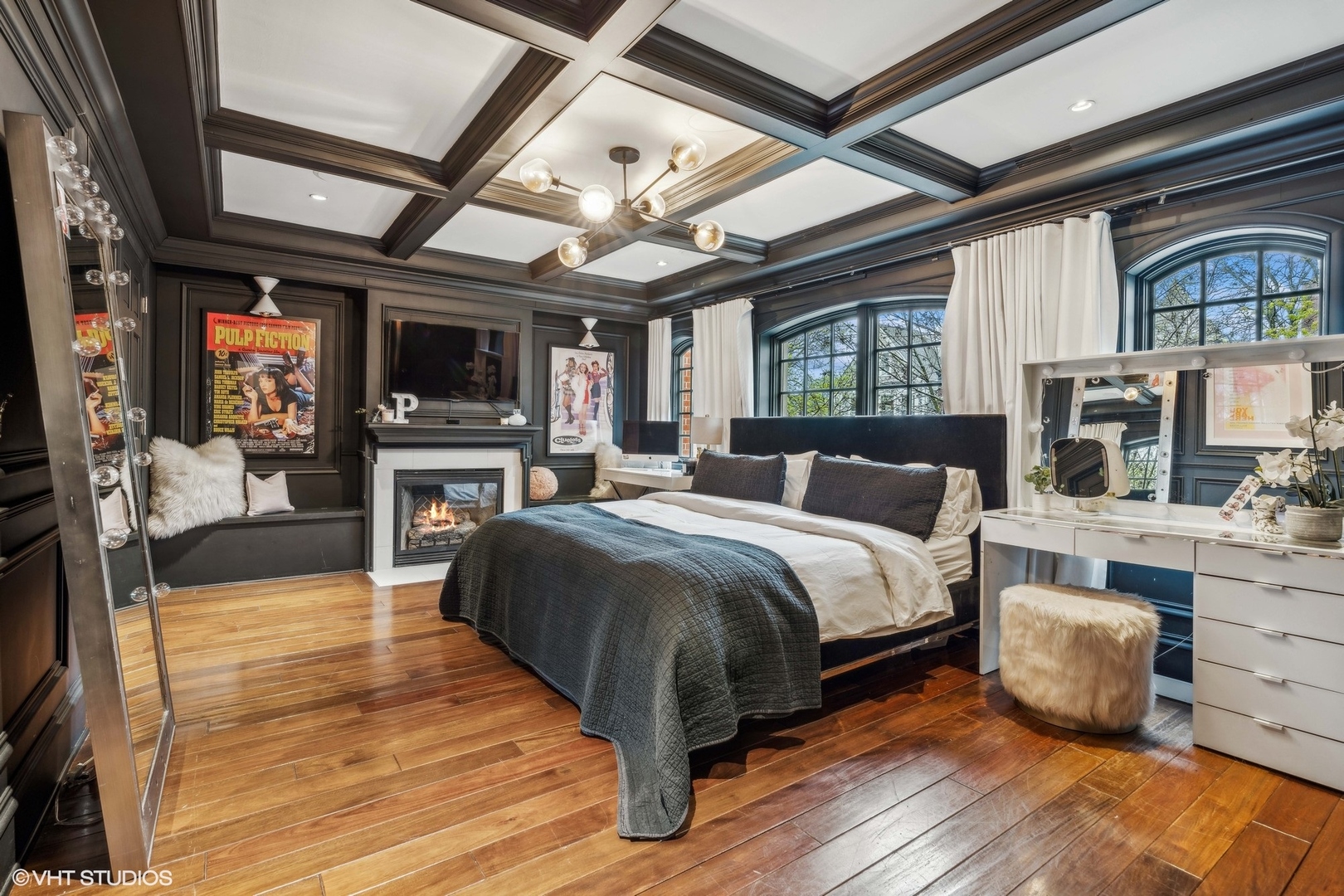 3830 N Wayne Avenue, Chicago, Illinois, 60613, United States, 6 Bedrooms Bedrooms, ,6 BathroomsBathrooms,Residential,For Sale,3830 N Wayne Avenue,1628817