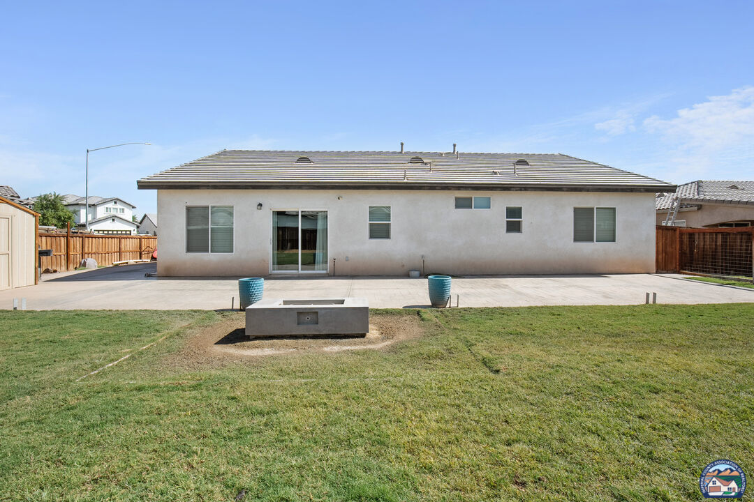 Imperial, California, 92251, United States, 4 Bedrooms Bedrooms, ,2 BathroomsBathrooms,Residential,For Sale,1969565