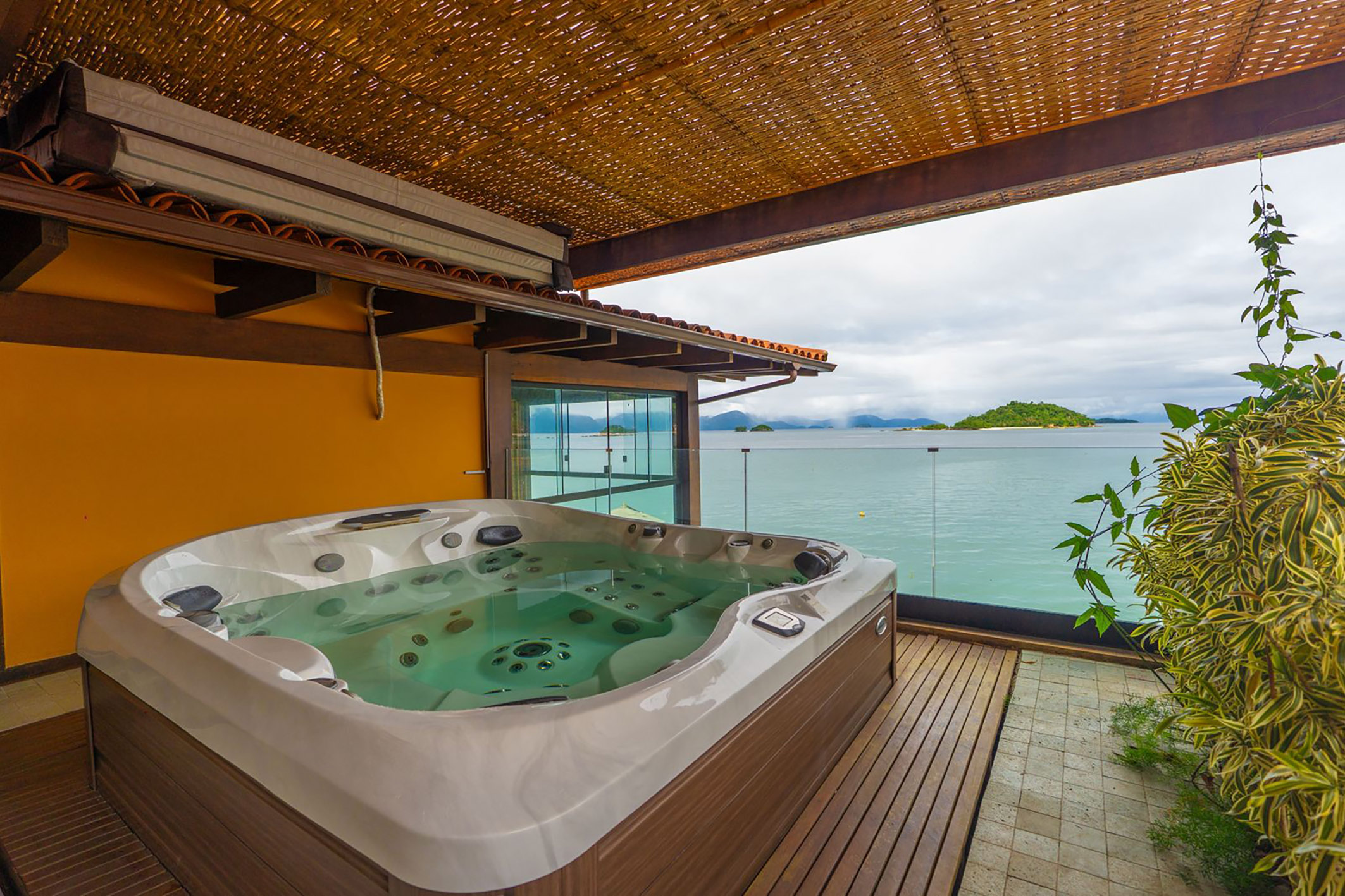  Waterfront estate overlooking Cataguases Island in Angra dos Reis - 物件實景