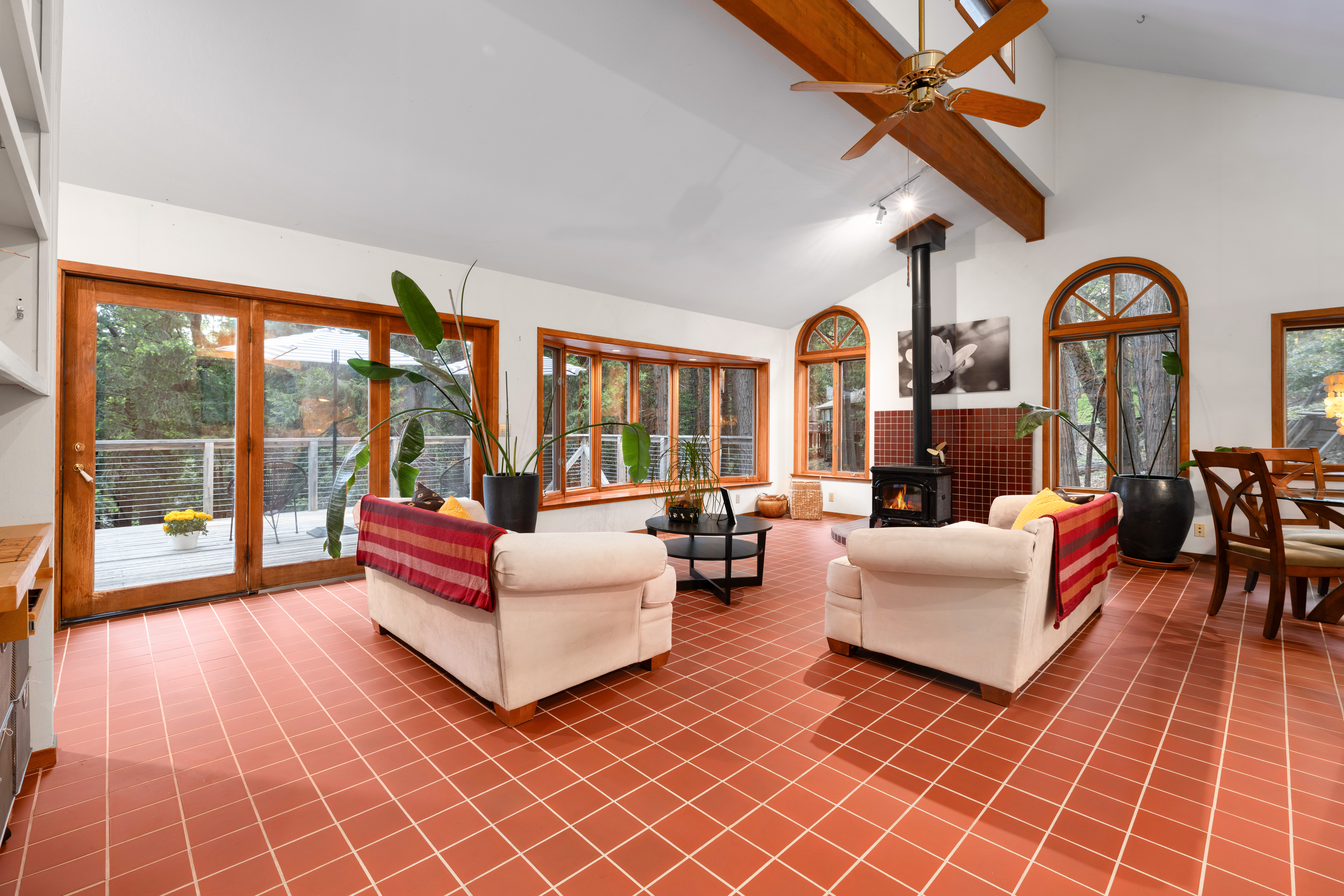  6742 Diamond Drive, Pollock Pines, CA 95726 - 物件實景