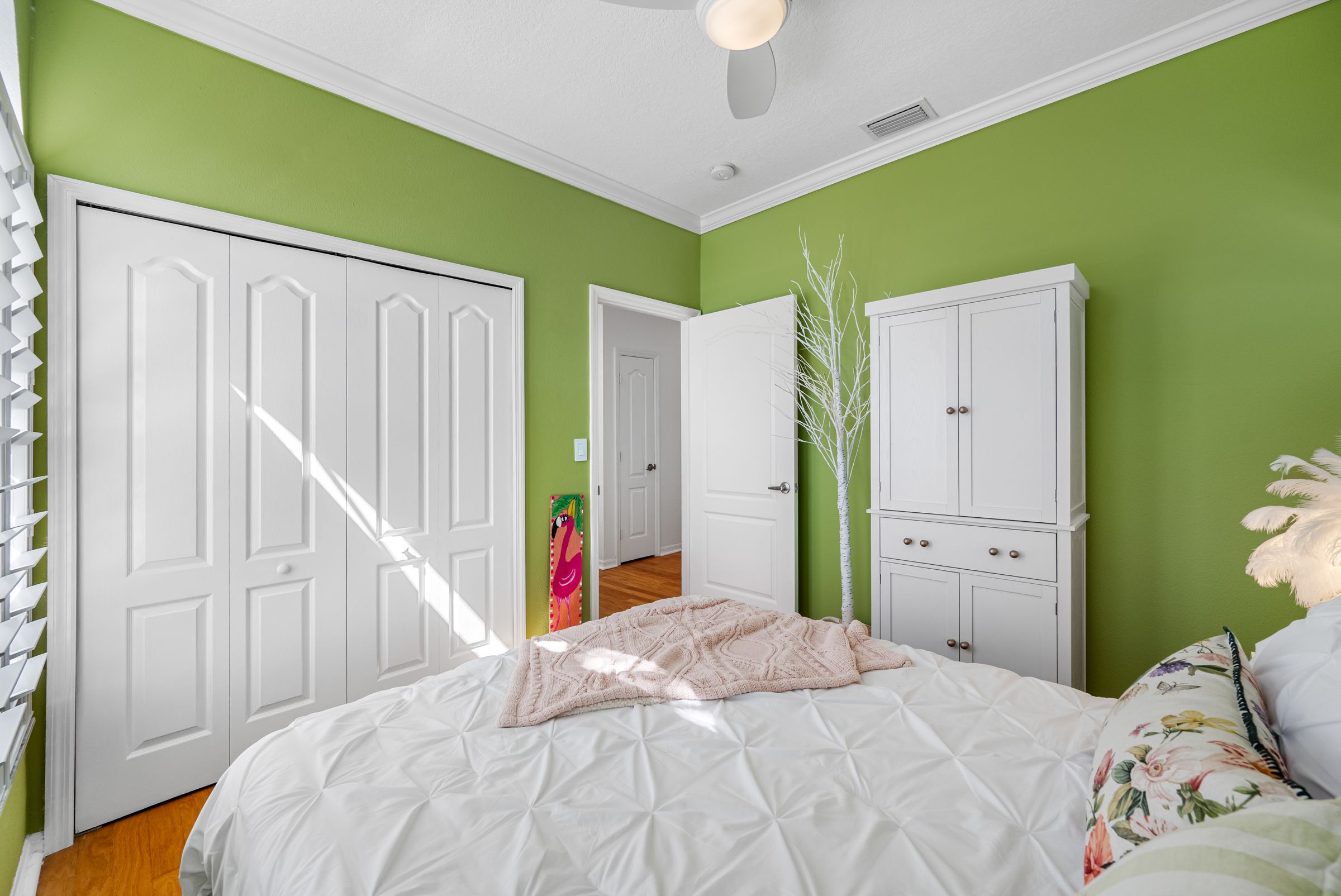 St Petersburg, Florida, 33701, United States, 3 Bedrooms Bedrooms, ,3 BathroomsBathrooms,Residential,For Sale,1979371