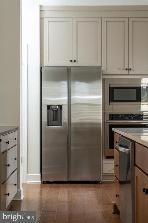 Ashburn, Virginia, 20148, United States, 3 Bedrooms Bedrooms, ,3 BathroomsBathrooms,Residential,For Sale,1977431