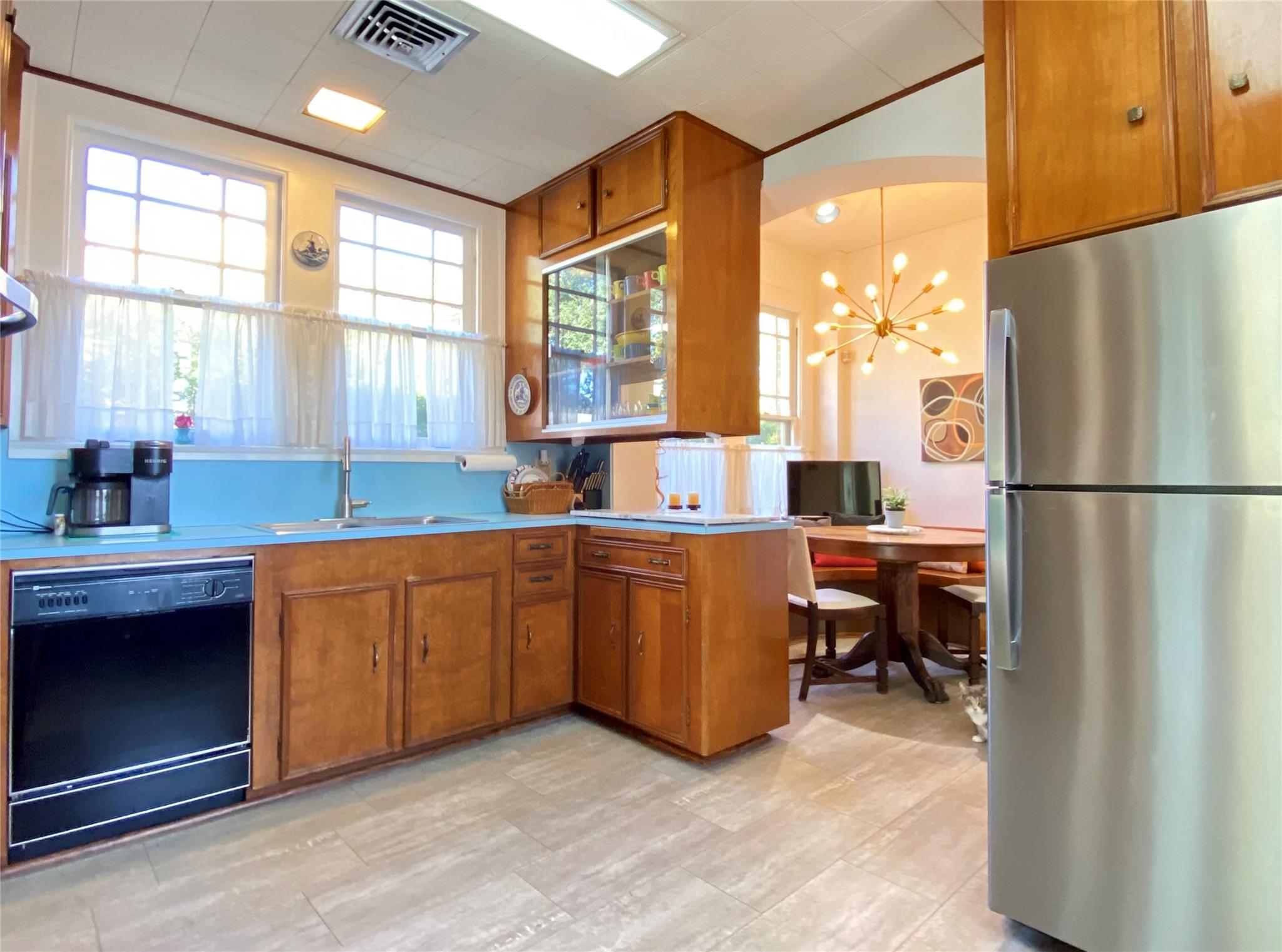 Galveston, Texas, 77551, United States, 3 Bedrooms Bedrooms, ,3 BathroomsBathrooms,Residential,For Sale,1805547