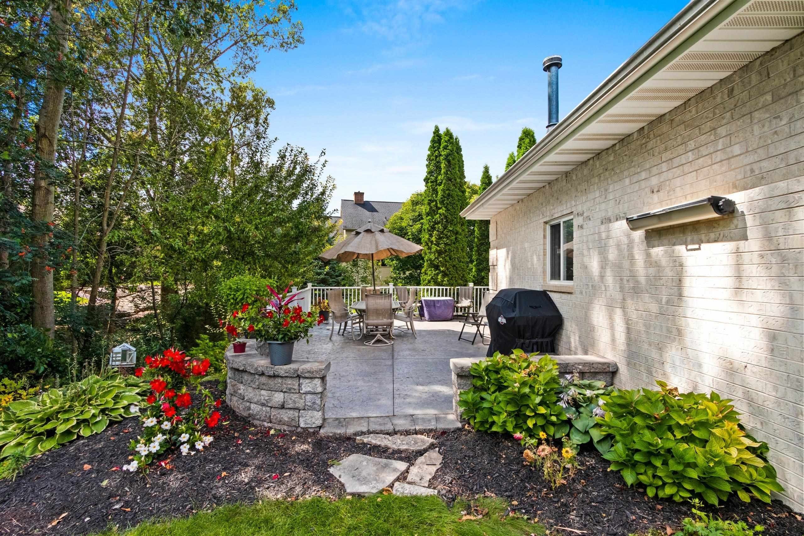 GREEN BAY, Wisconsin, 54302-5254, United States, 5 Bedrooms Bedrooms, ,4 BathroomsBathrooms,Residential,For Sale,1920394