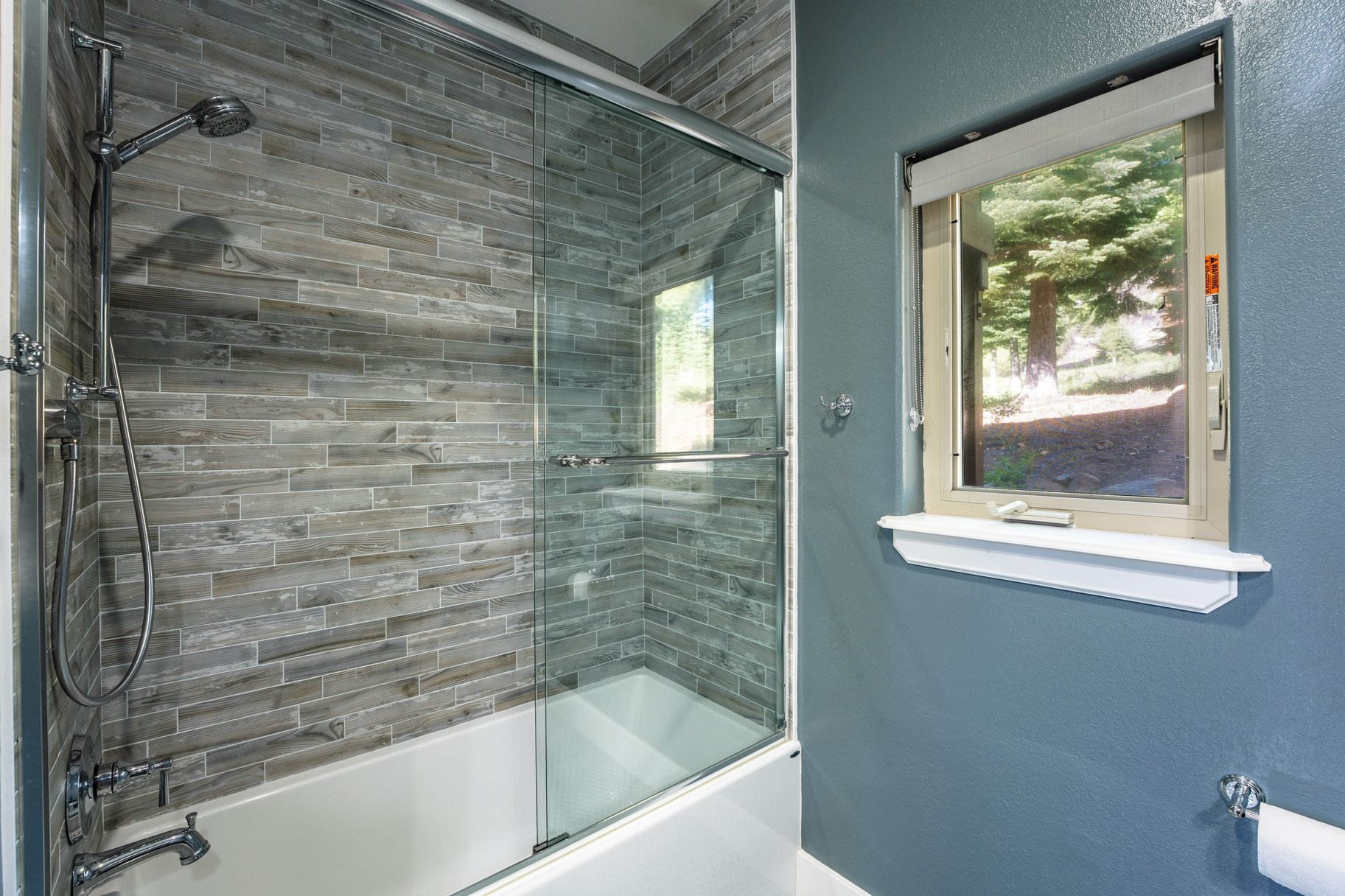  Modern Tahoe Donner Retreat with Panoramic Mountain Views & Elevated Living - 物件實景