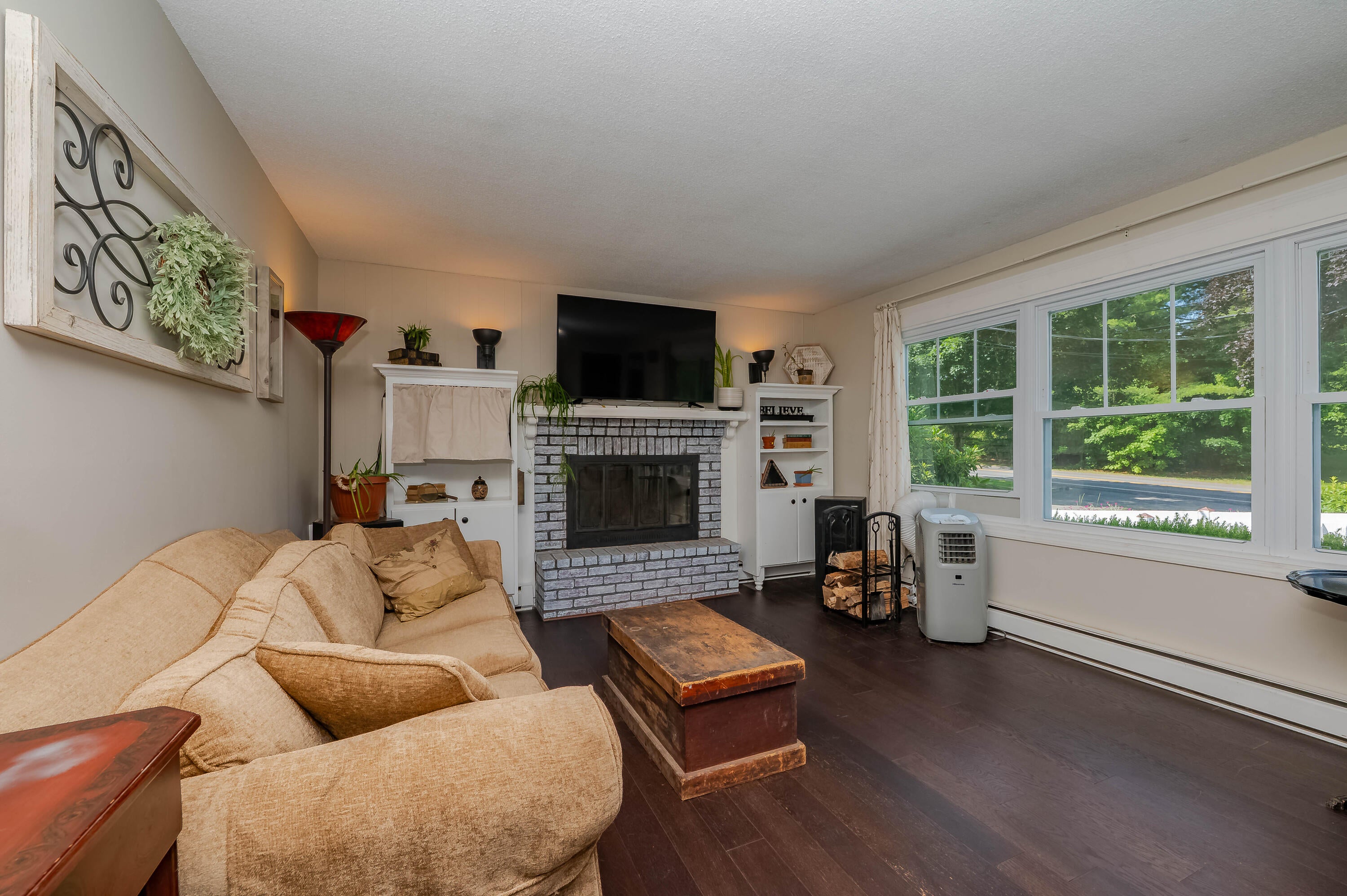 Eliot, Maine, 03903, United States, 2 Bedrooms Bedrooms, ,1 BathroomBathrooms,Residential,For Sale,1887837