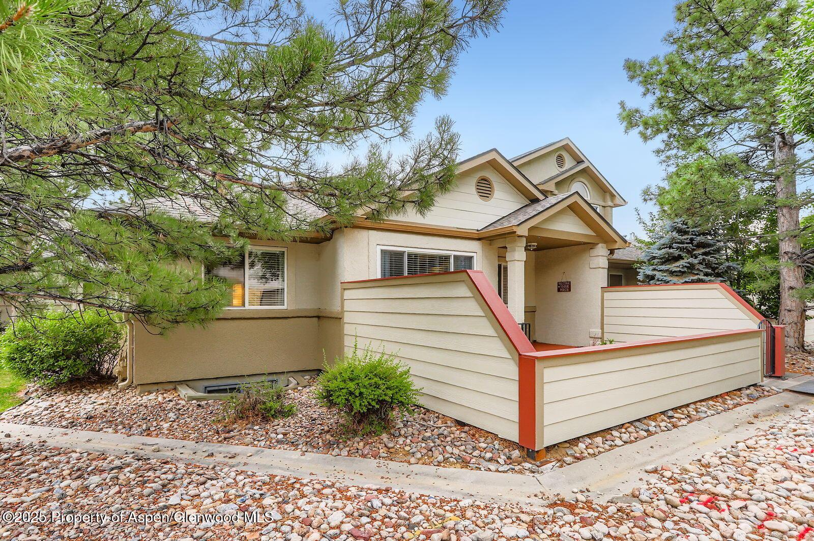 Louisville, Colorado, 80027, United States, 3 Bedrooms Bedrooms, ,3 BathroomsBathrooms,Residential,For Sale,1895805