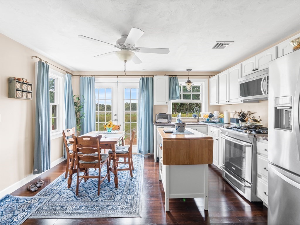 77 Water St, Rehoboth, Massachusetts, 02769, United States, 6 Bedrooms Bedrooms, ,4 BathroomsBathrooms,Residential,For Sale,77 Water St,1229615