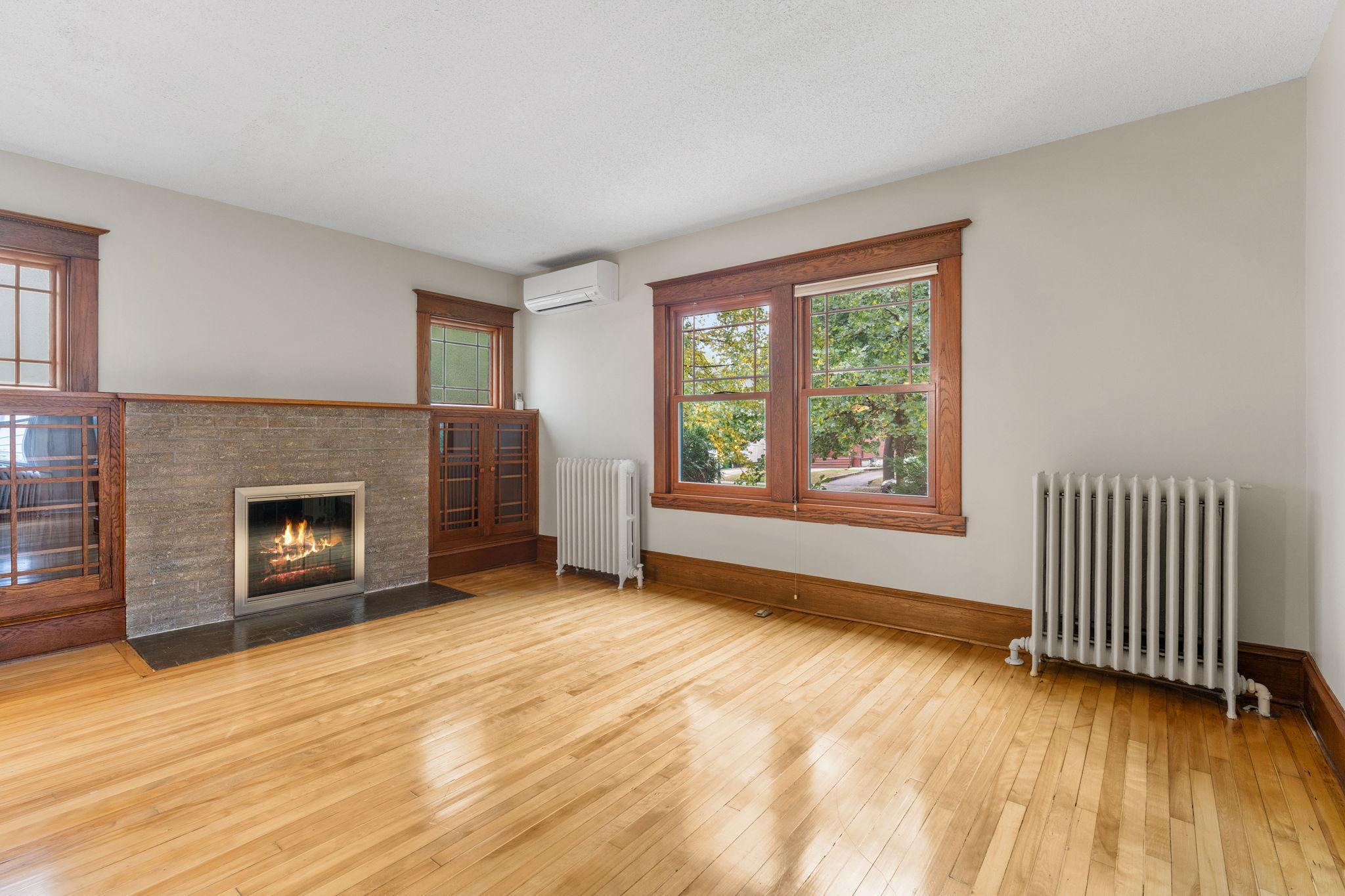 Minneapolis, Minnesota, 55404, United States, 6 Bedrooms Bedrooms, ,1 BathroomBathrooms,Residential,For Sale,1964958