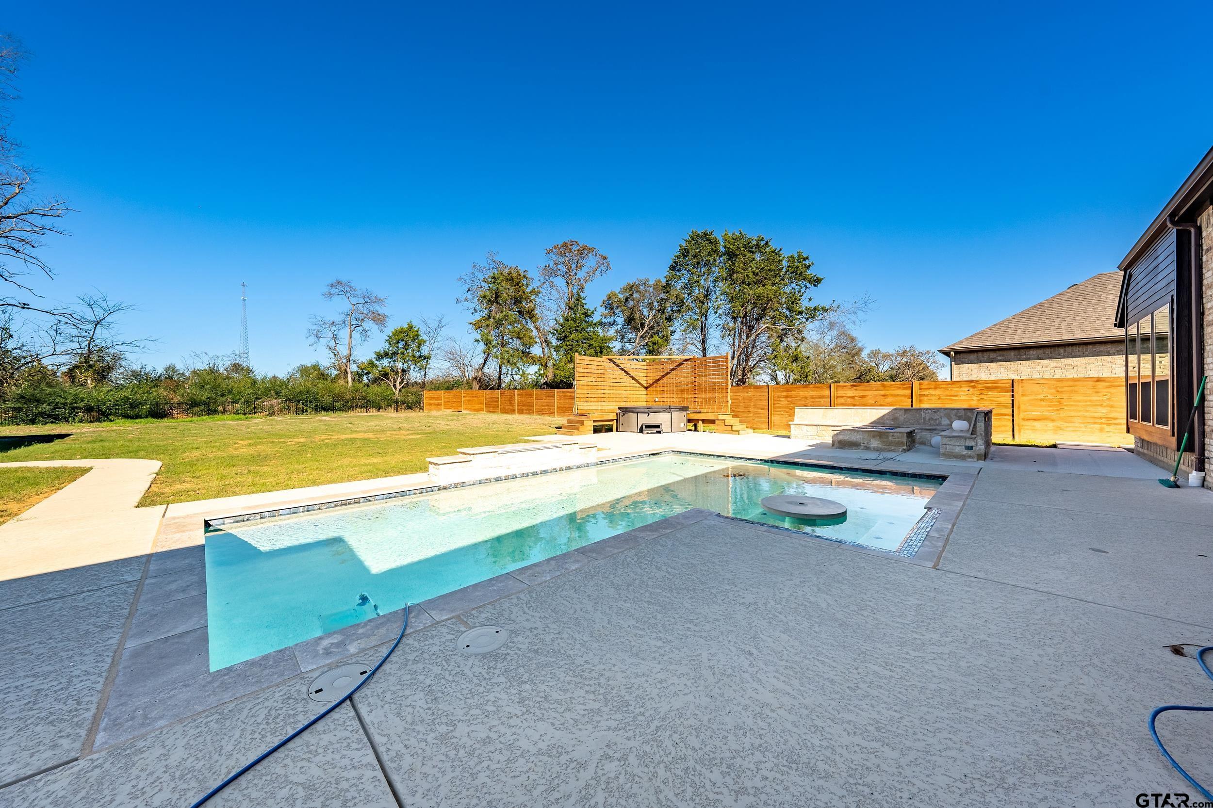 Canton, Texas, 75103, United States, 4 Bedrooms Bedrooms, ,4 BathroomsBathrooms,Residential,For Sale,1999684