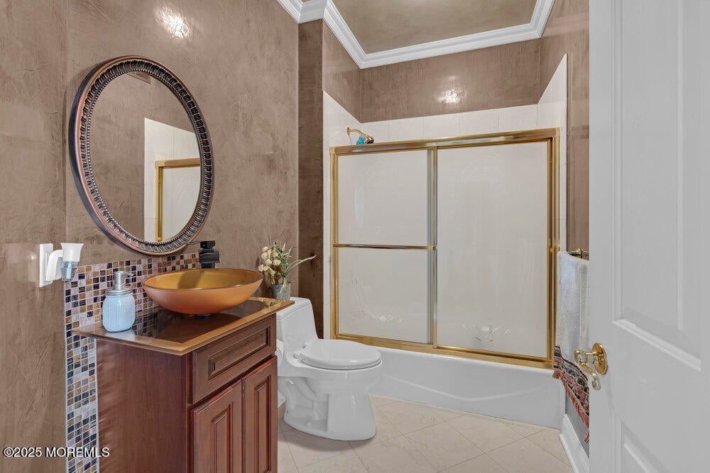 Manalapan, New Jersey, 07726, United States, 5 Bedrooms Bedrooms, ,5 BathroomsBathrooms,Residential,For Sale,1980978