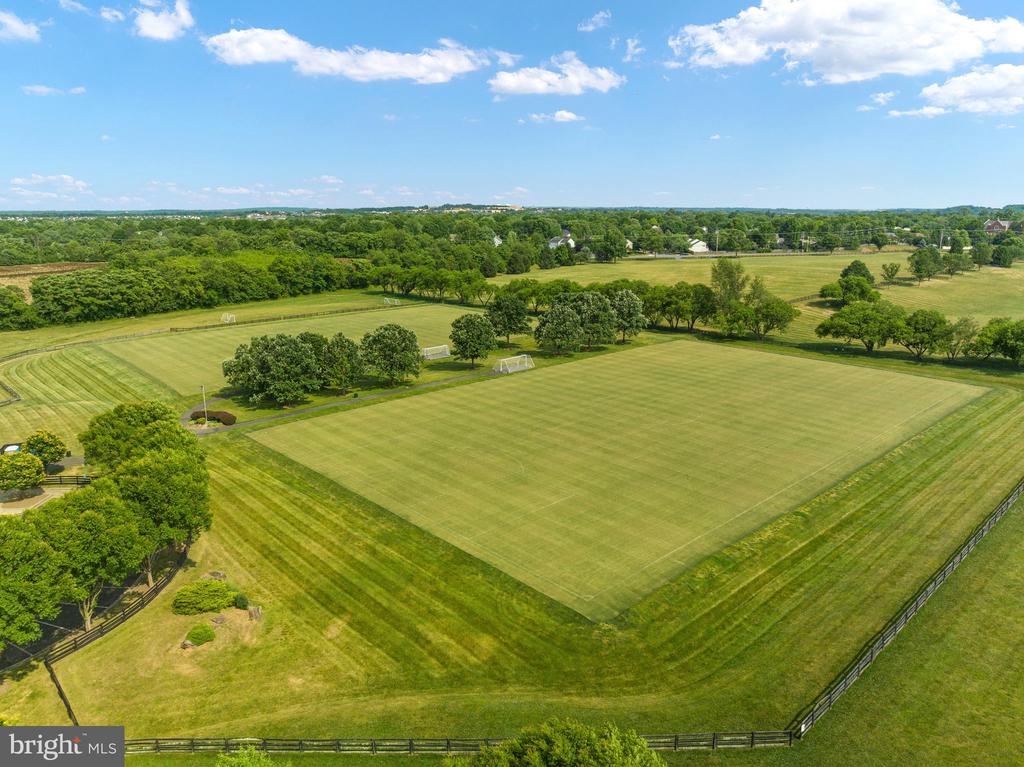 Leesburg, Virginia, 20176, United States, 6 Bedrooms Bedrooms, ,3 BathroomsBathrooms,Residential,For Sale,1979496