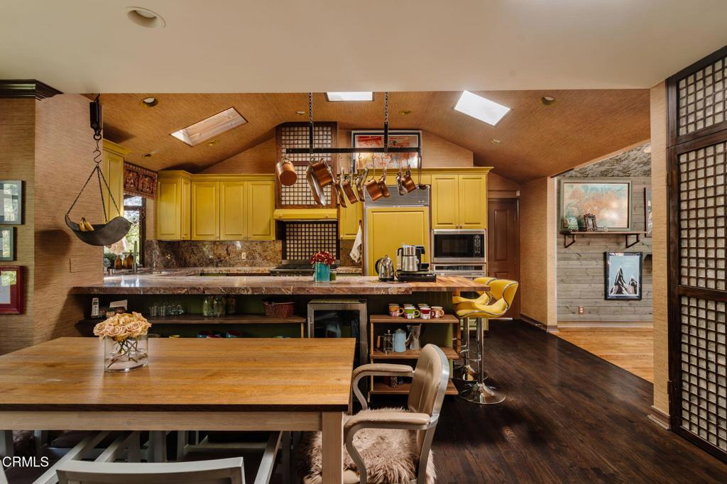 La Canada Flintridge, California, 91011, United States, 4 Bedrooms Bedrooms, ,3 BathroomsBathrooms,Residential,For Sale,1885342