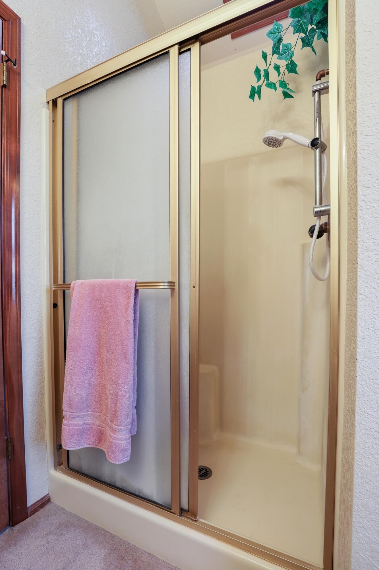 Pine, Arizona, 85544, United States, 3 Bedrooms Bedrooms, ,1 BathroomBathrooms,Residential,For Sale,1874773