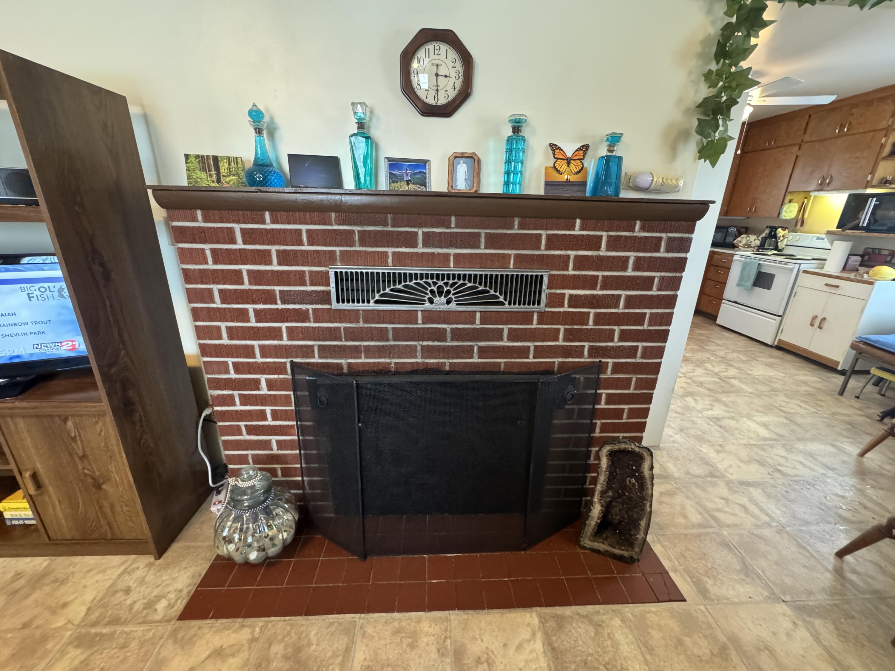 Redmond, Oregon, 97756, United States, 2 Bedrooms Bedrooms, ,1 BathroomBathrooms,Residential,For Sale,2008115