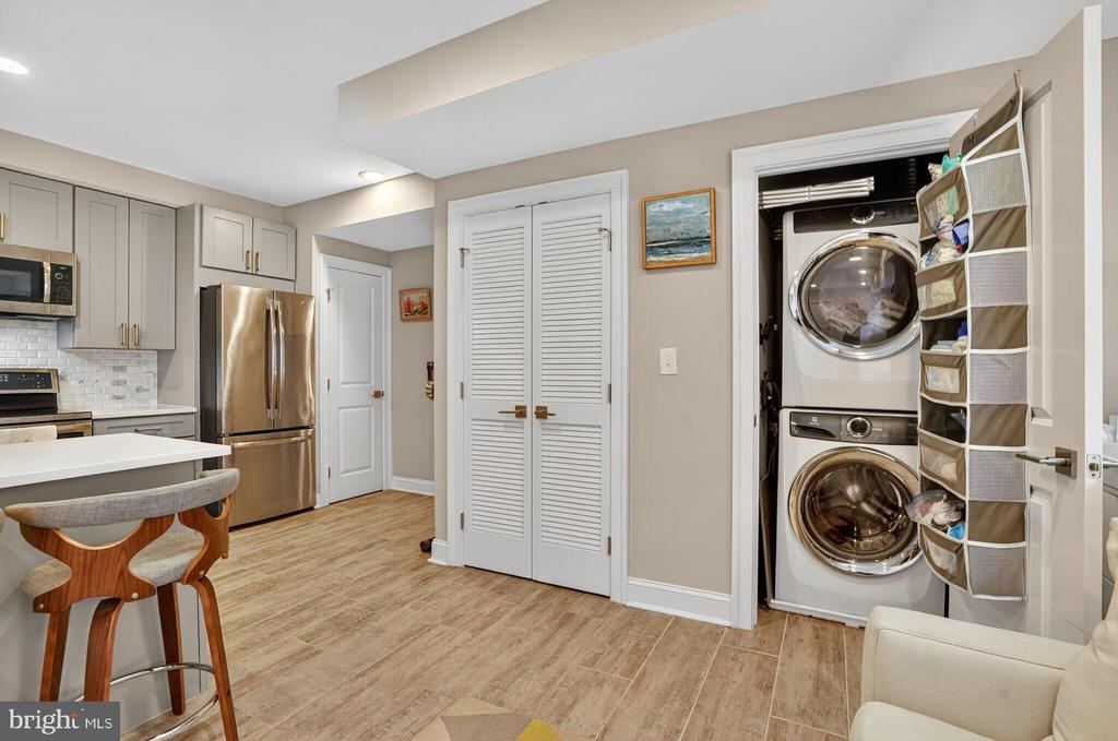 Washington, District of Columbia, 20002, United States, 2 Bedrooms Bedrooms, ,2 BathroomsBathrooms,Residential,For Sale,1994271