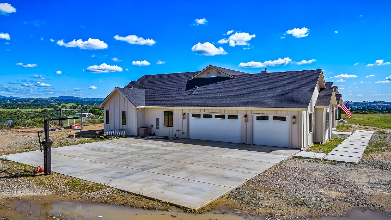Burson, California, 95225, United States, 4 Bedrooms Bedrooms, ,4 BathroomsBathrooms,Residential,For Sale,2040271