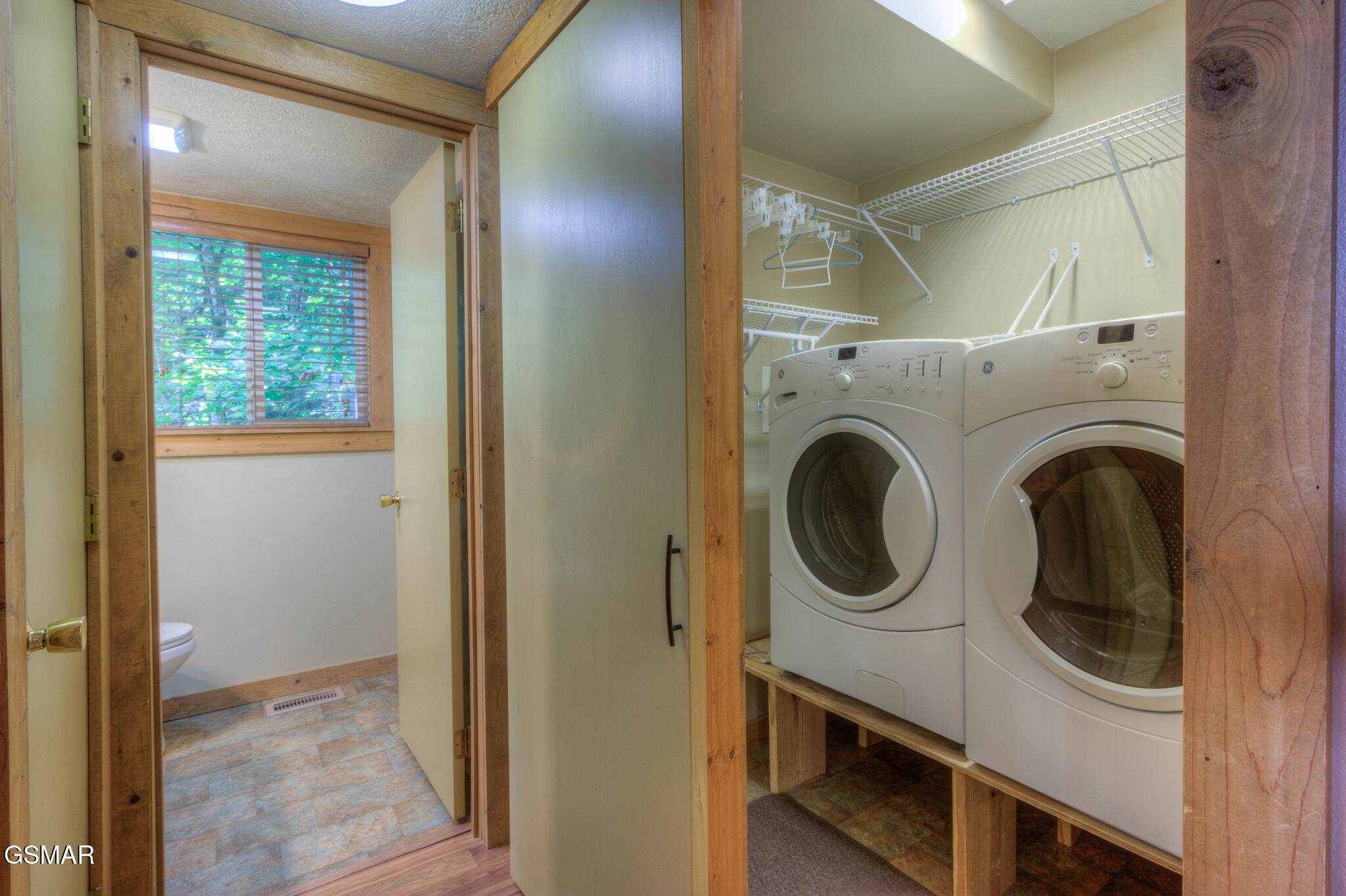 Gatlinburg, Tennessee, 37738, United States, 3 Bedrooms Bedrooms, ,4 BathroomsBathrooms,Residential,For Sale,1979752