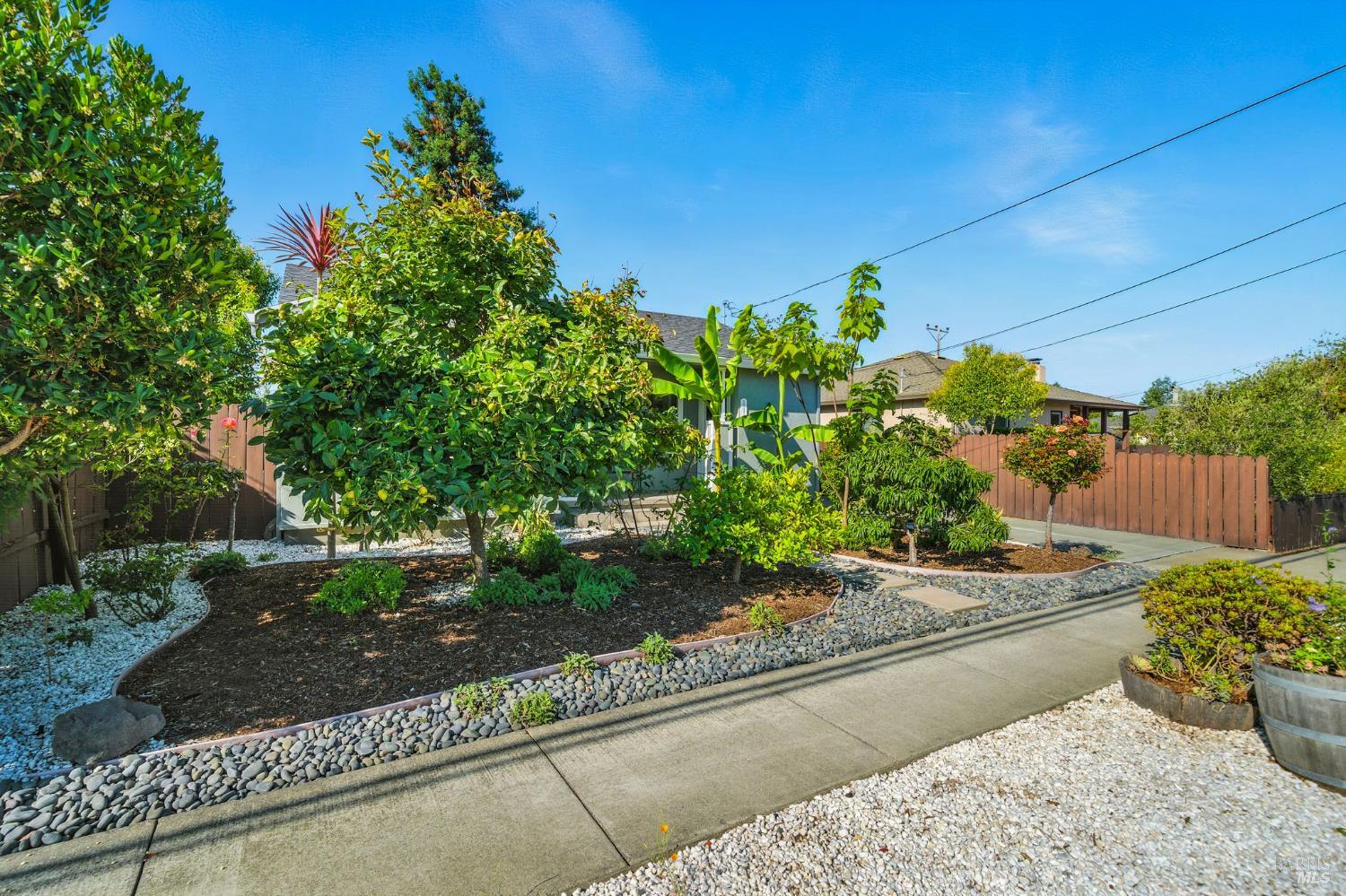 Petaluma, California, 94952, United States, 2 Bedrooms Bedrooms, ,1 BathroomBathrooms,Residential,For Sale,1934208