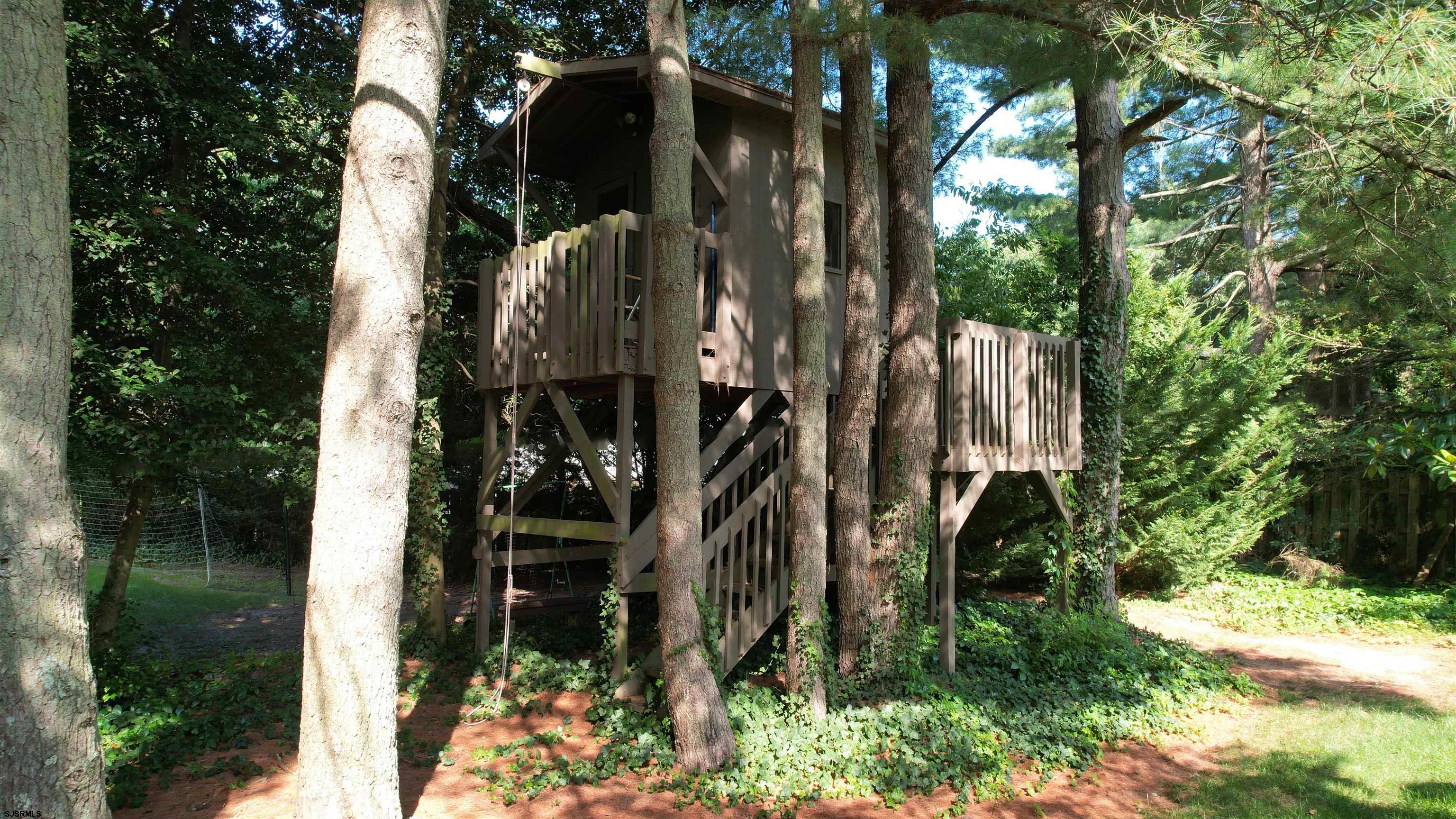 Linwood, New Jersey, 08221, United States, 6 Bedrooms Bedrooms, ,5 BathroomsBathrooms,Residential,For Sale,1975811