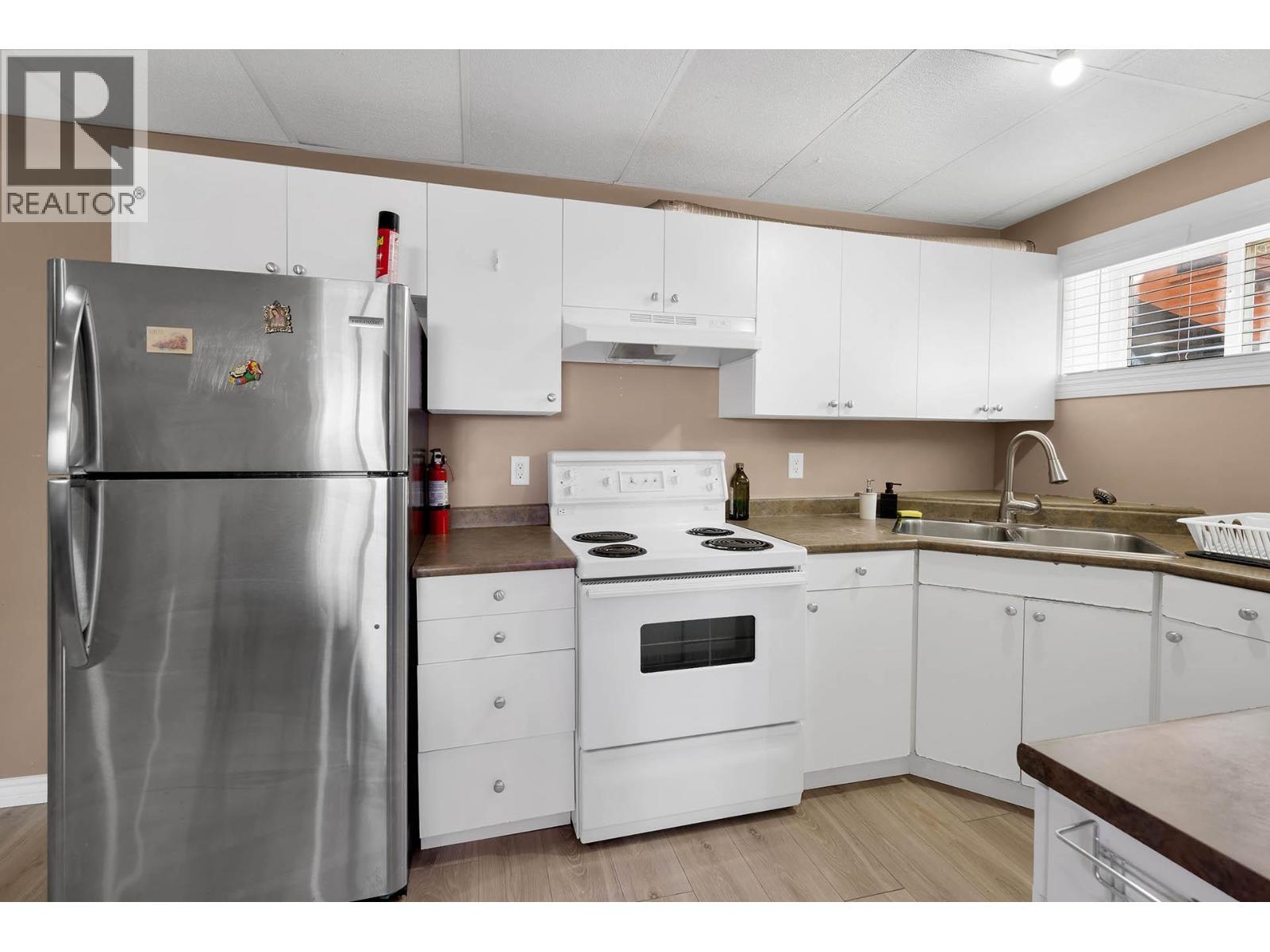 KAMLOOPS, British Columbia, V1S 1W2, CA, 6 Bedrooms Bedrooms, ,4 BathroomsBathrooms,Residential,For Sale,1950563