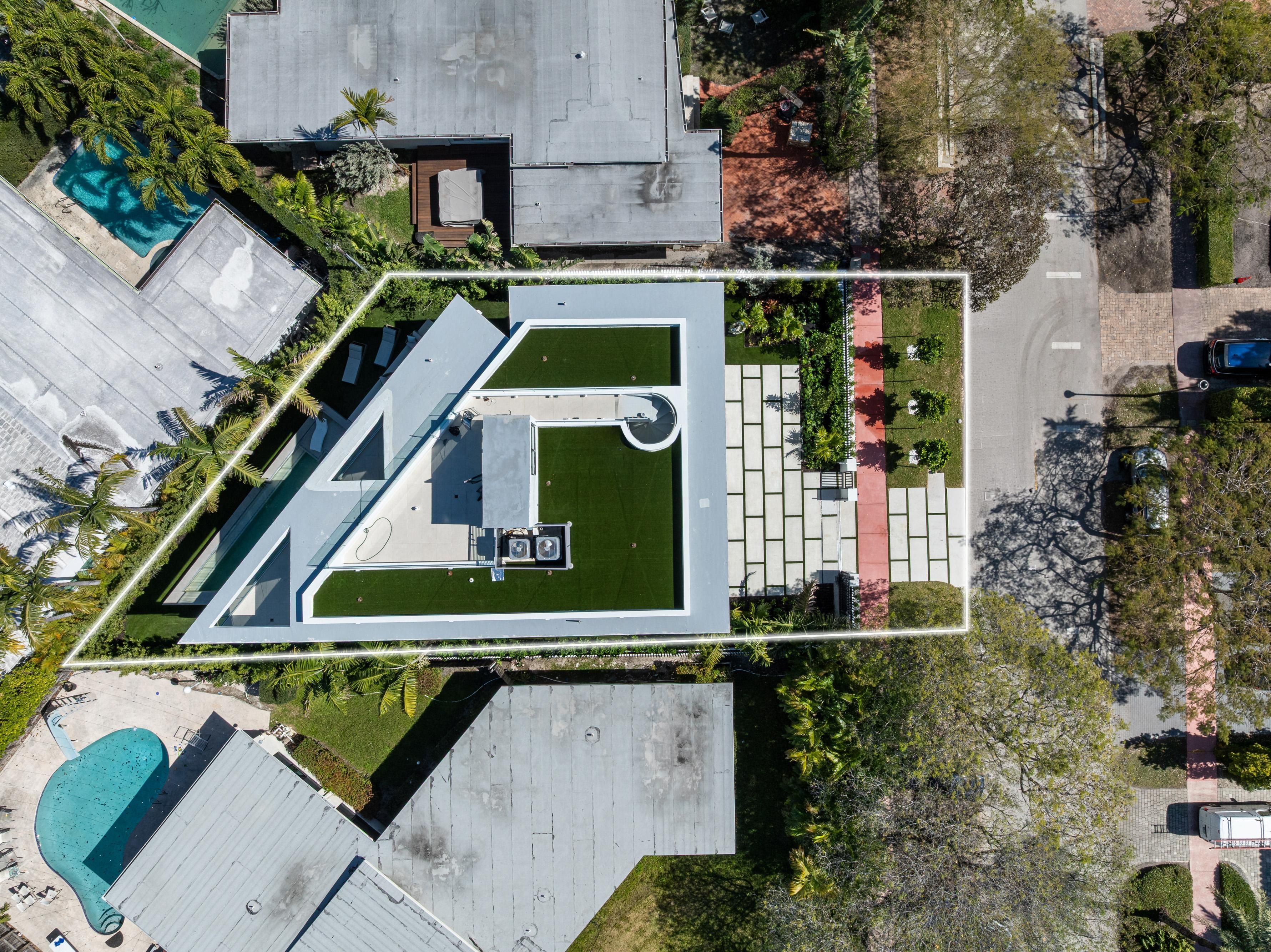  1045 W 47th Ct, Miami Beach, FL, 33140 - 物件實景