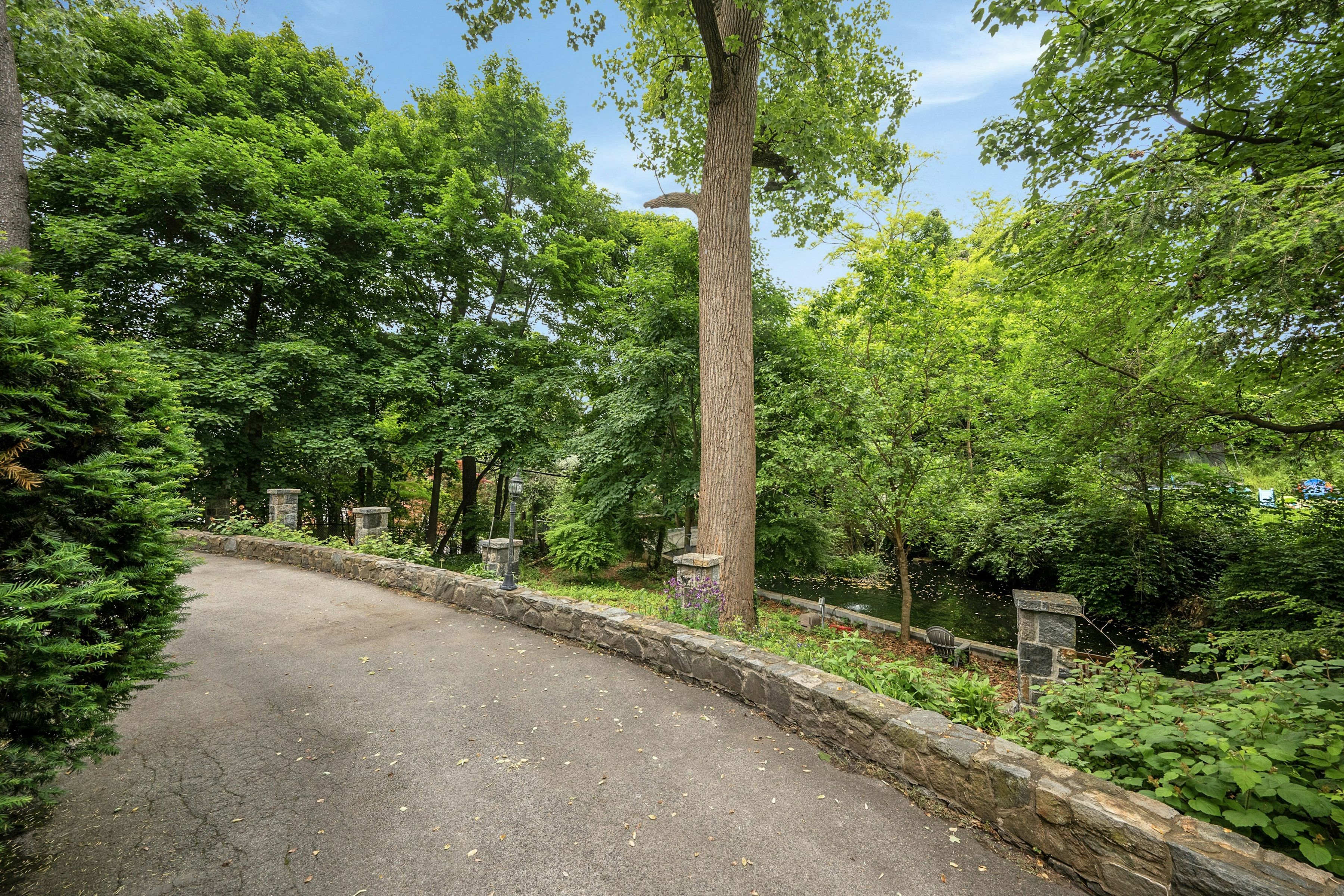  5440 Independence Avenue - 物件實景