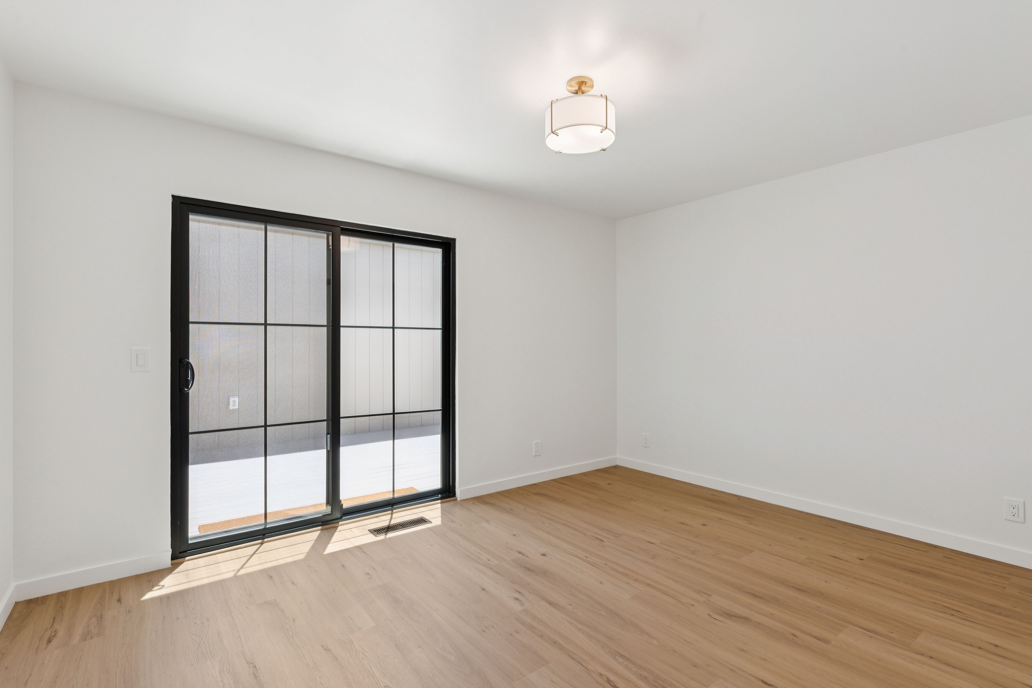  762 Crocus Drive - 物件實景