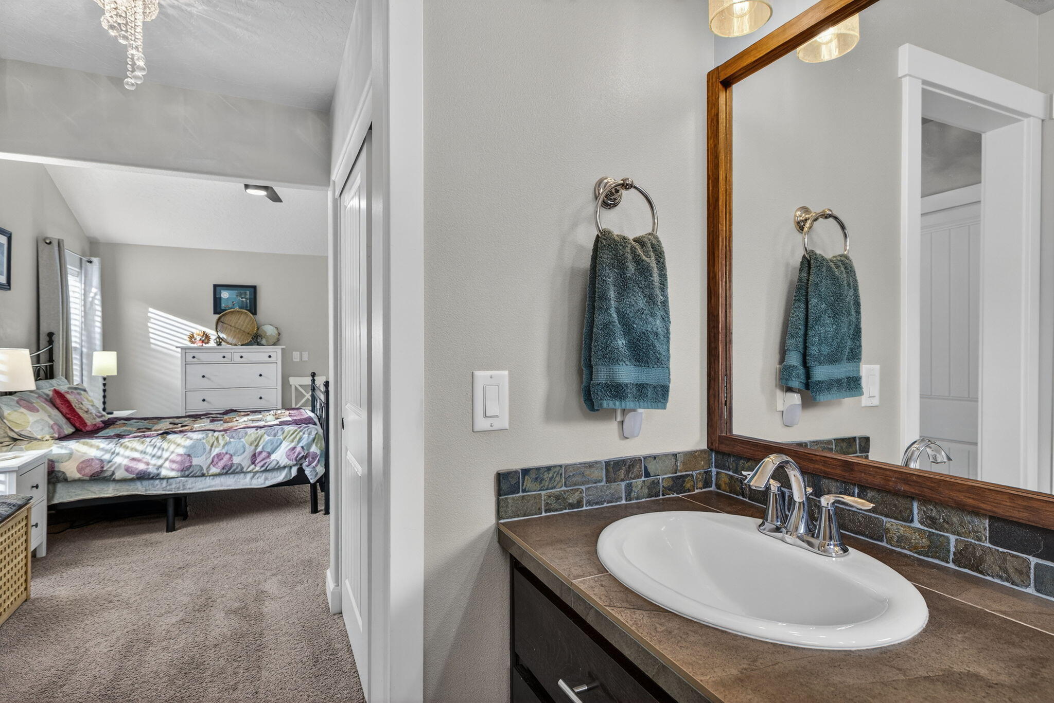 Bend, Oregon, 97701, United States, 4 Bedrooms Bedrooms, ,3 BathroomsBathrooms,Residential,For Sale,2003501