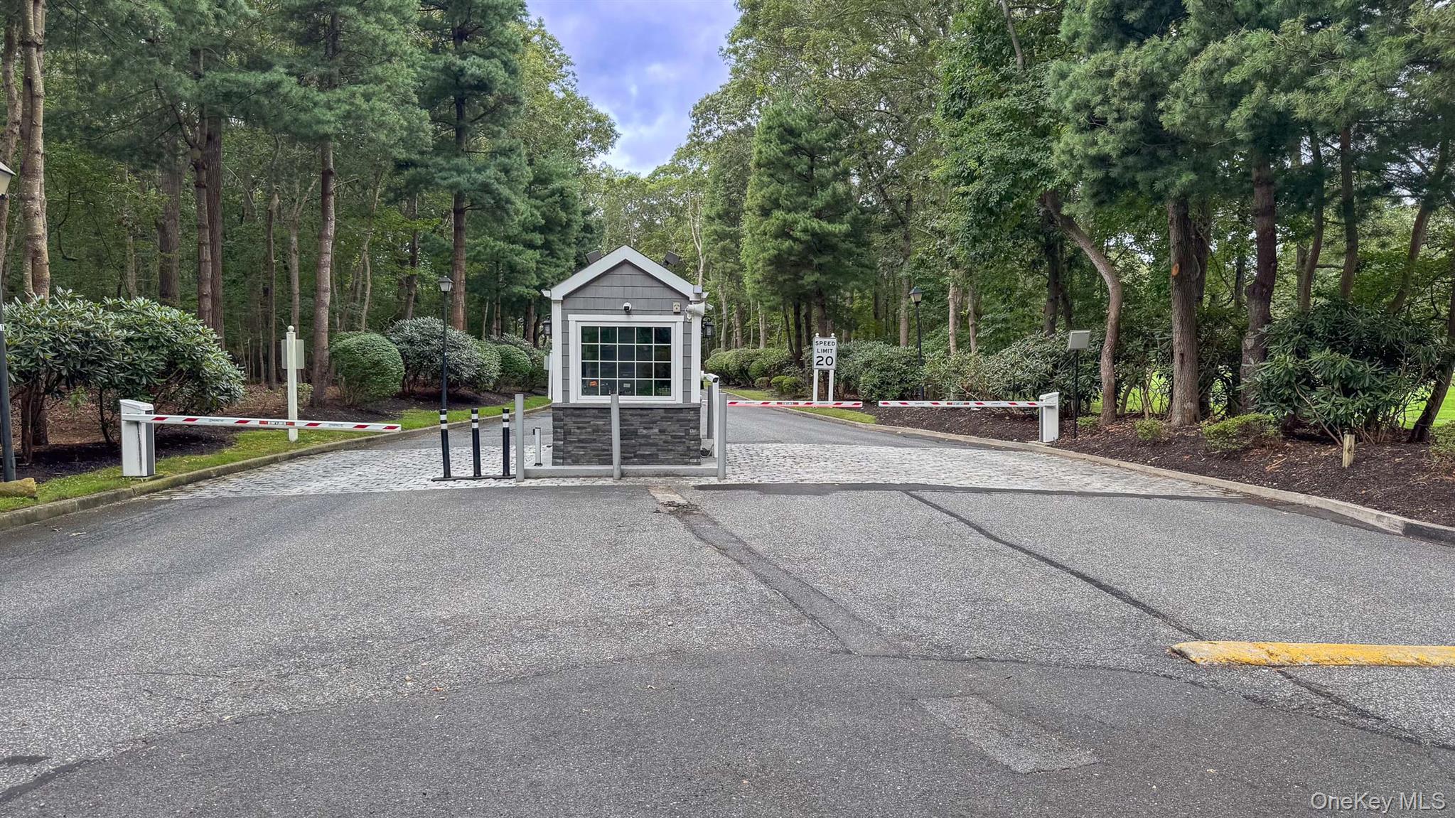 Middle Island, New York, 11953, United States, 3 Bedrooms Bedrooms, ,3 BathroomsBathrooms,Residential,For Sale,1932186