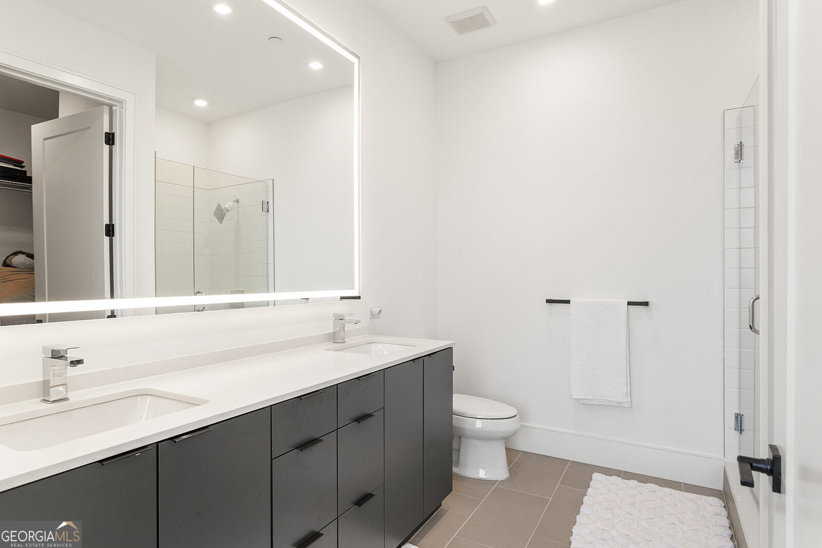 Atlanta, Georgia, 30318, United States, 2 Bedrooms Bedrooms, ,3 BathroomsBathrooms,Residential,For Sale,1989476