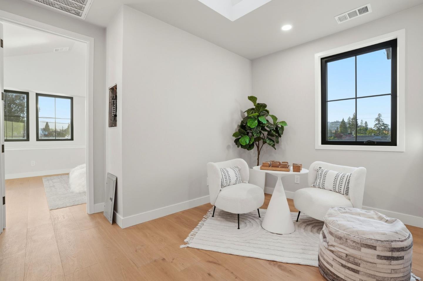 San Carlos, California, 94070, United States, 4 Bedrooms Bedrooms, ,4 BathroomsBathrooms,Residential,For Sale,1989305